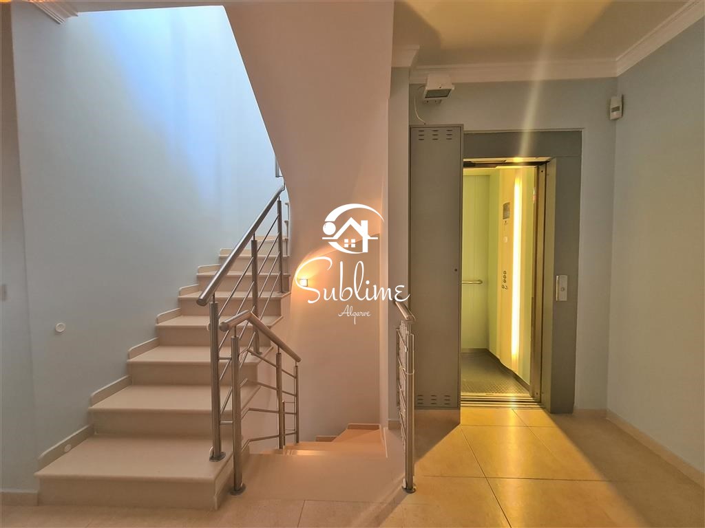 4 Bed, 3 Bath, HouseFor Sale, Lagos, Faro, 8600-315