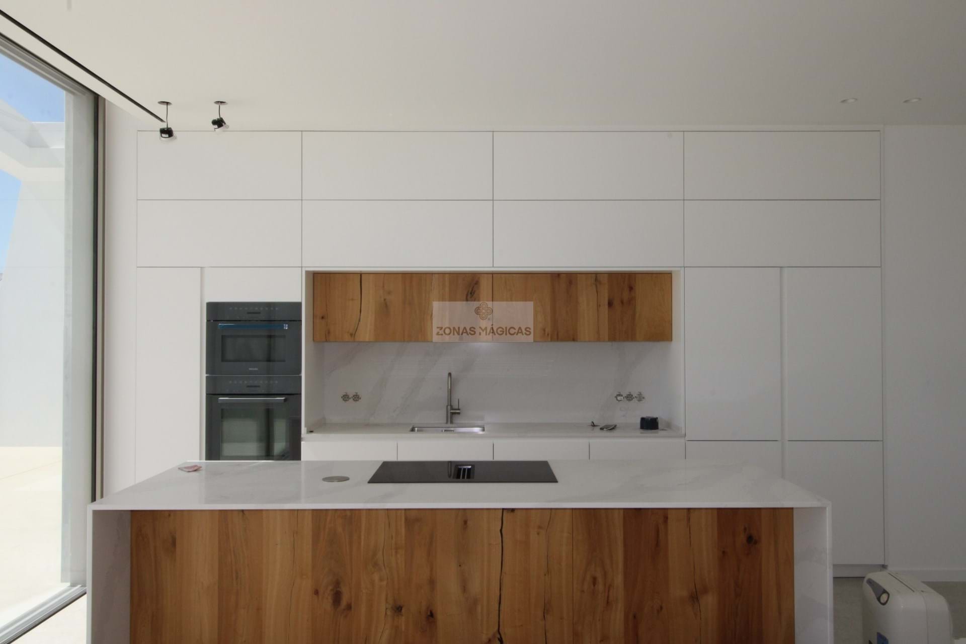 4 Bed, 6 Bath, HouseFor Sale, Lagos, Faro, 8600