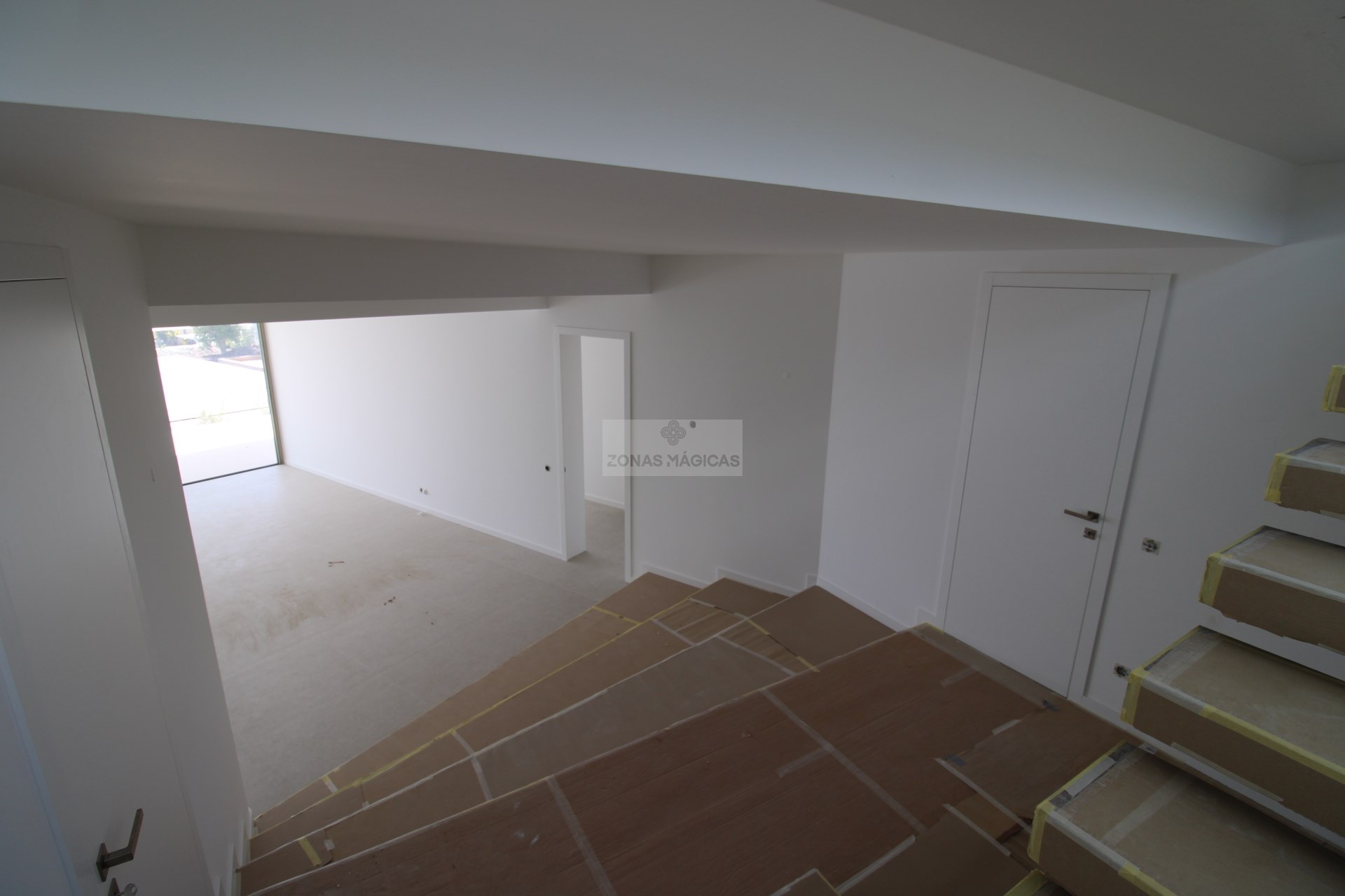 4 Bed, 6 Bath, HouseFor Sale, Lagos, Faro, 8600