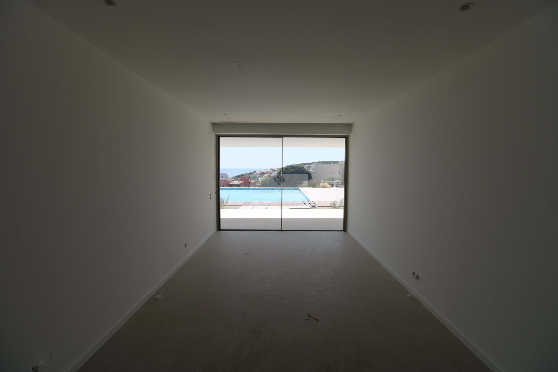 4 Bed, 6 Bath, HouseFor Sale, Lagos, Faro, 8600