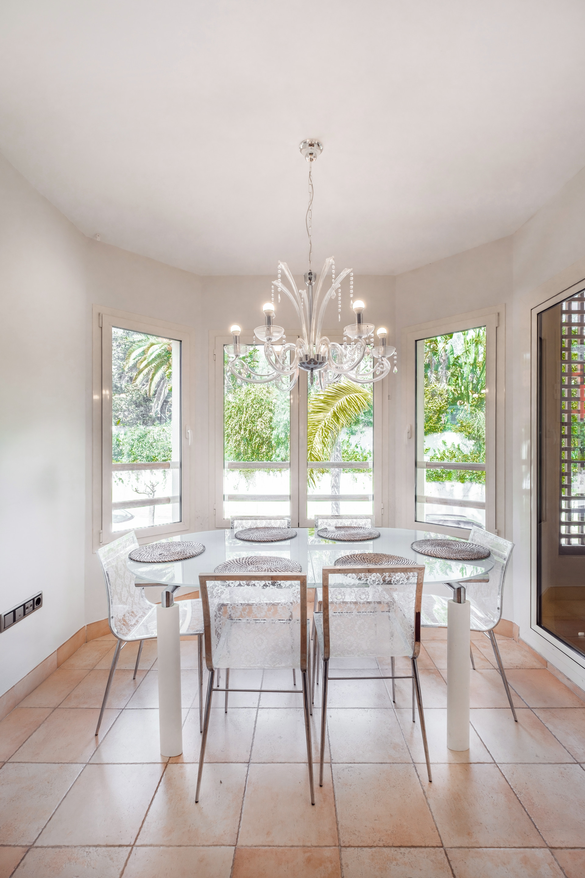 3 Bed, 2 Bath, ApartmentFor Sale, Marbella, Malaga