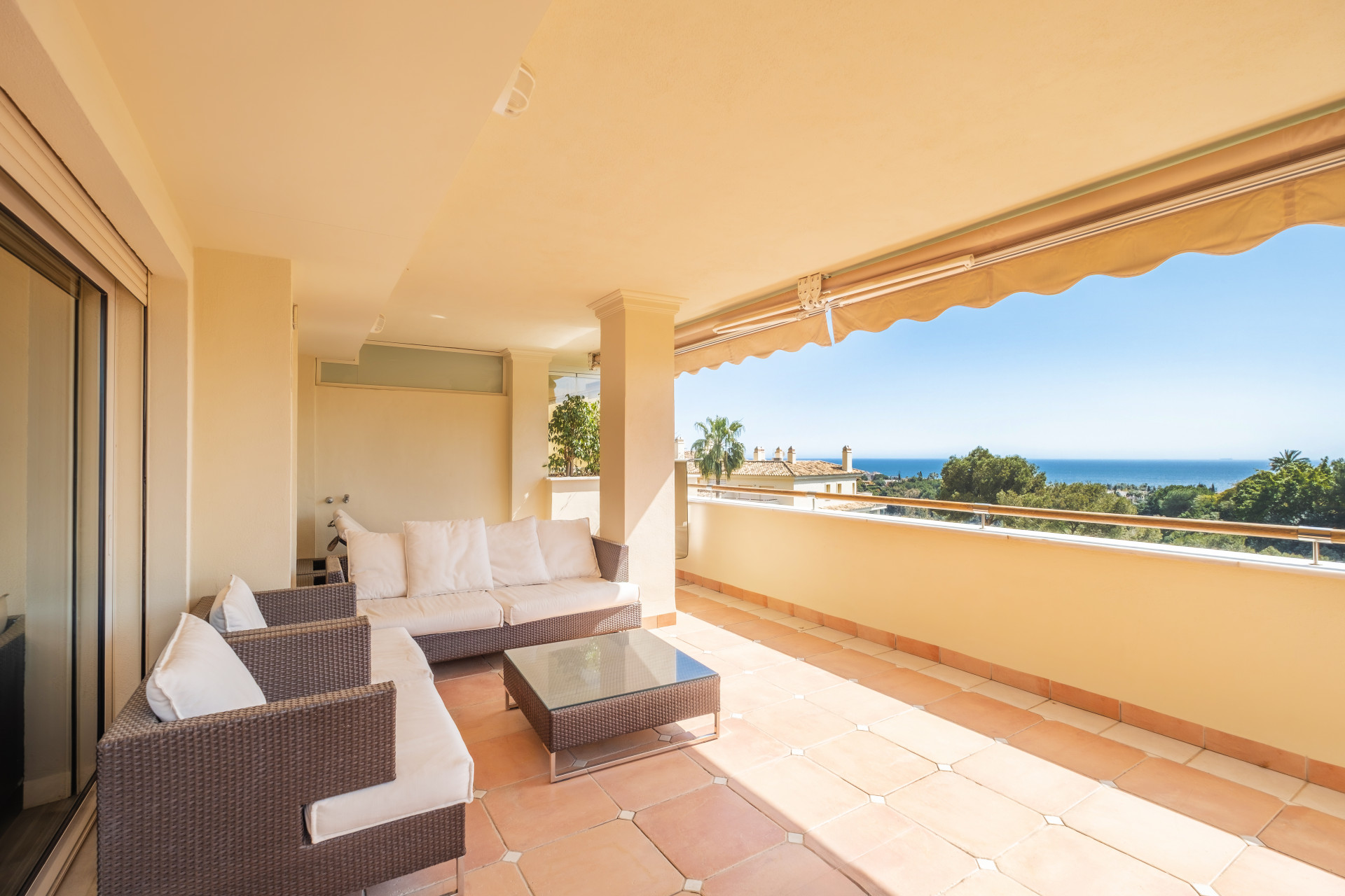 3 Bed, 2 Bath, ApartmentFor Sale, Marbella, Malaga