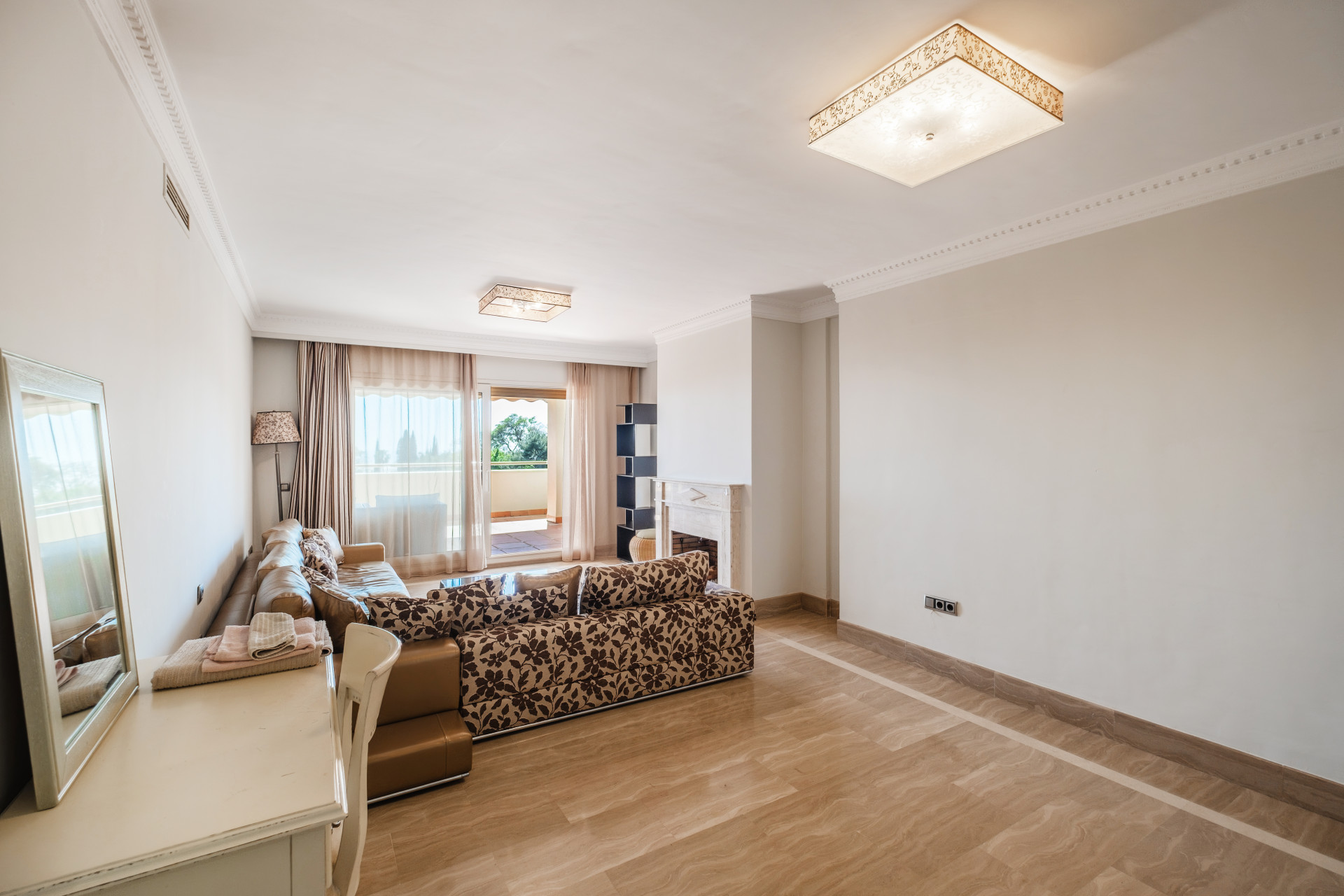 3 Bed, 2 Bath, ApartmentFor Sale, Marbella, Malaga