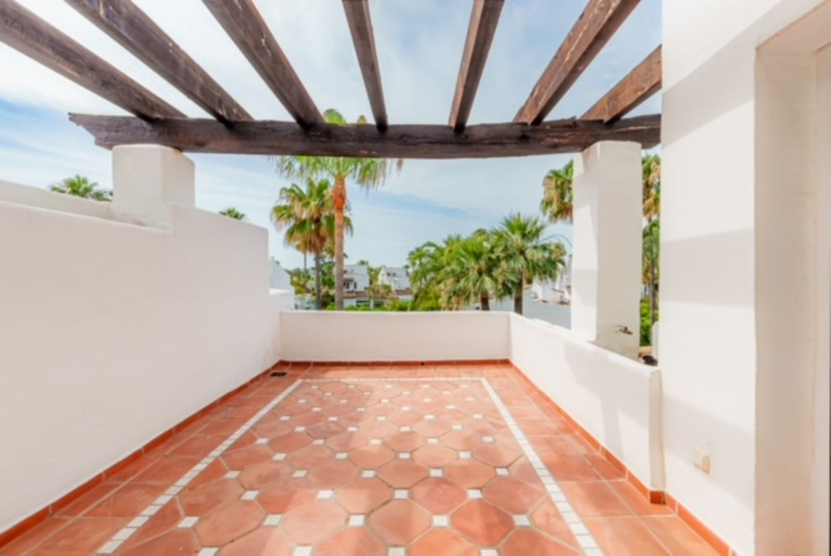 4 Bed, 4 Bath, HouseFor Sale, Estepona, Malaga