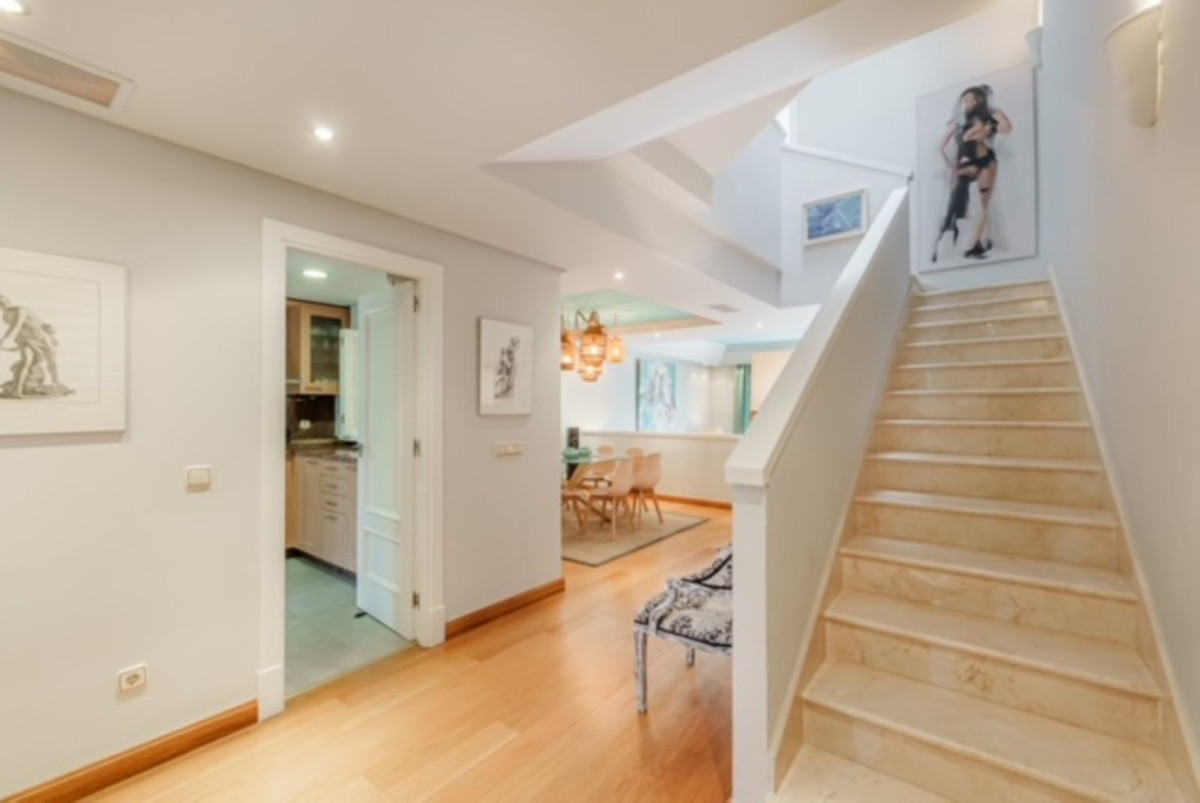 4 Bed, 4 Bath, HouseFor Sale, Estepona, Malaga