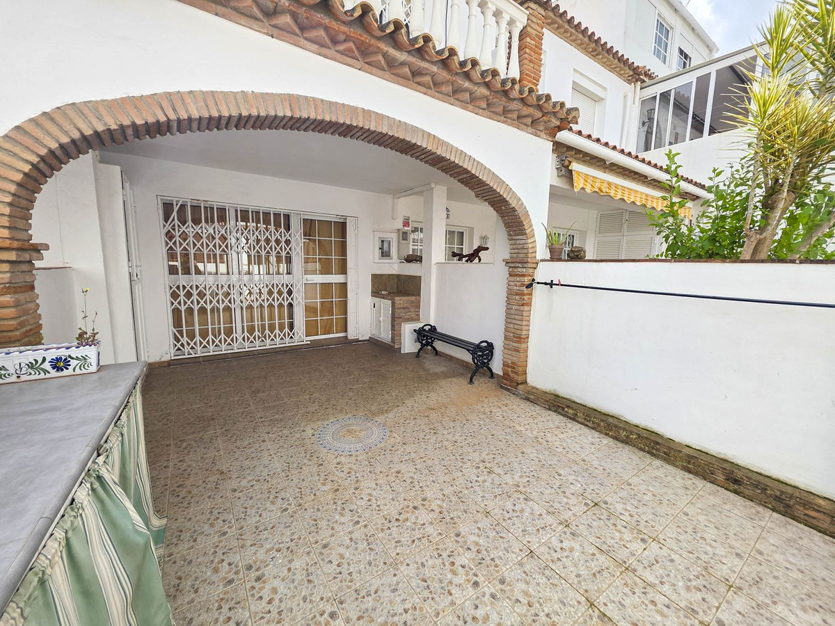 2 Bed, 2 Bath, HouseFor Sale, La Duquesa, Malaga