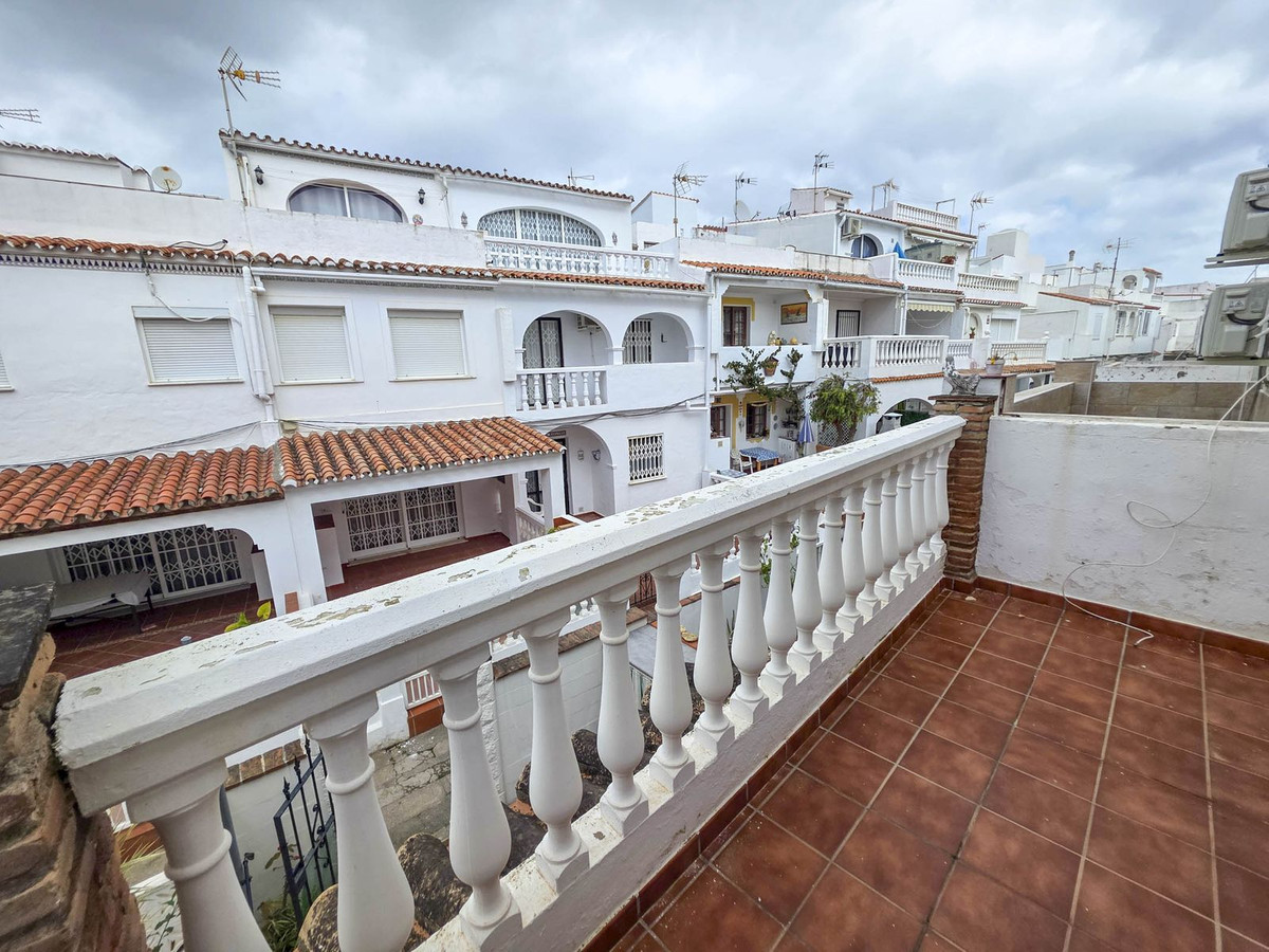 2 Bed, 2 Bath, HouseFor Sale, La Duquesa, Malaga