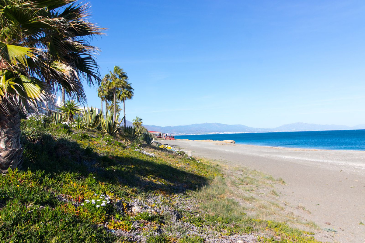 2 Bed, 2 Bath, HouseFor Sale, La Duquesa, Malaga