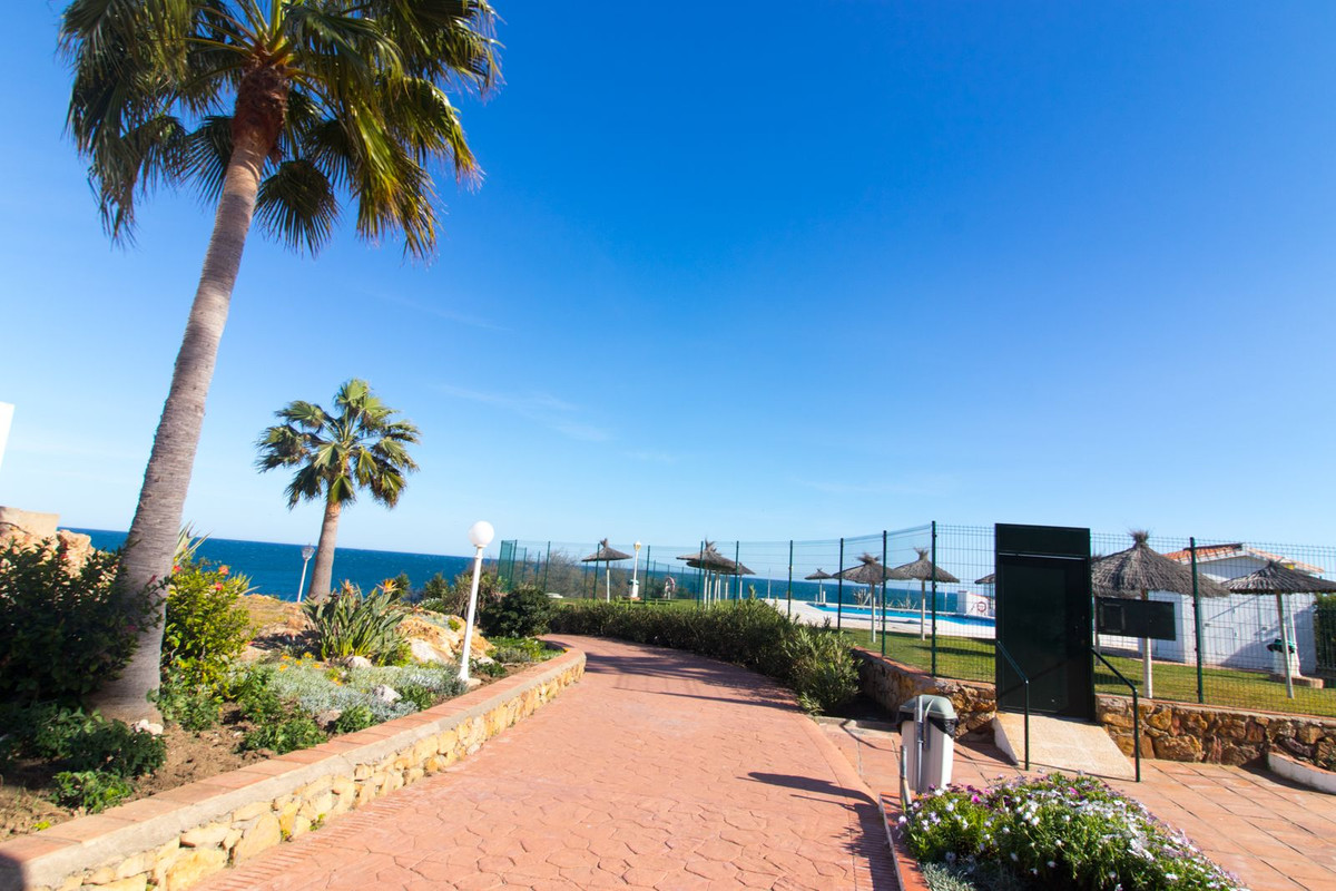 2 Bed, 2 Bath, HouseFor Sale, La Duquesa, Malaga