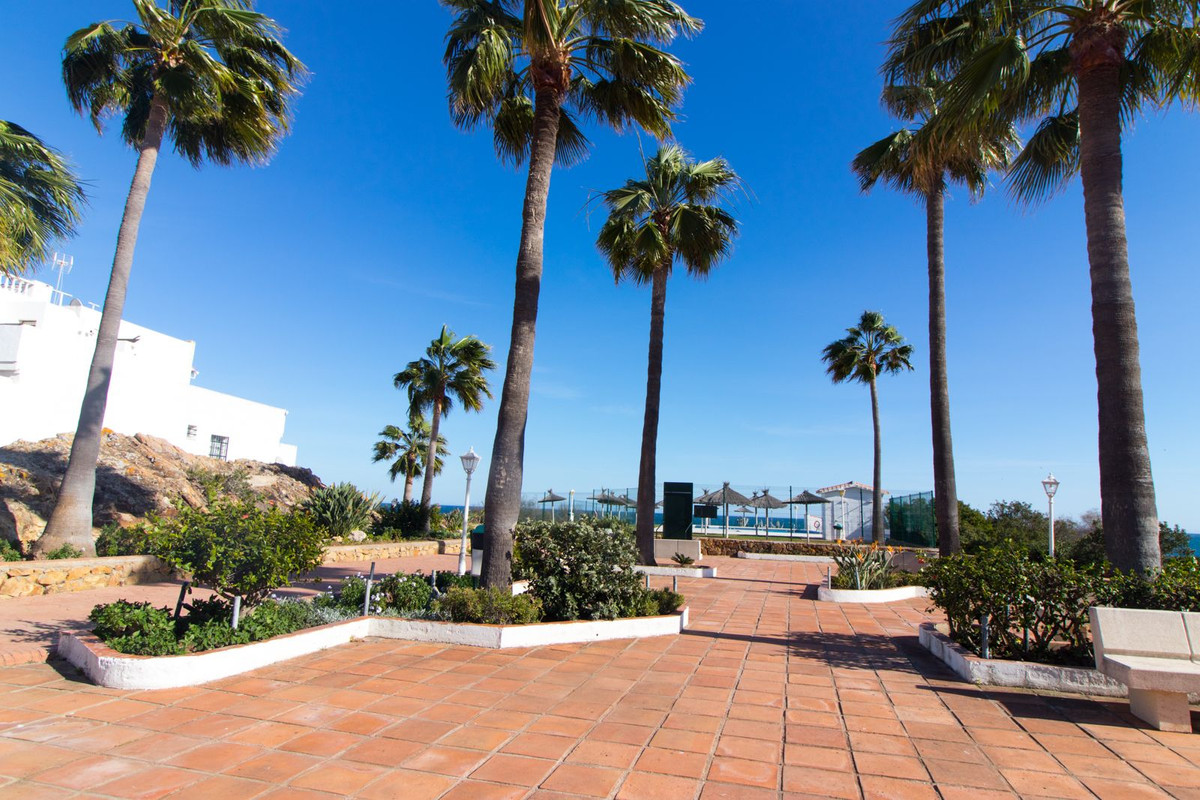 2 Bed, 2 Bath, HouseFor Sale, La Duquesa, Malaga