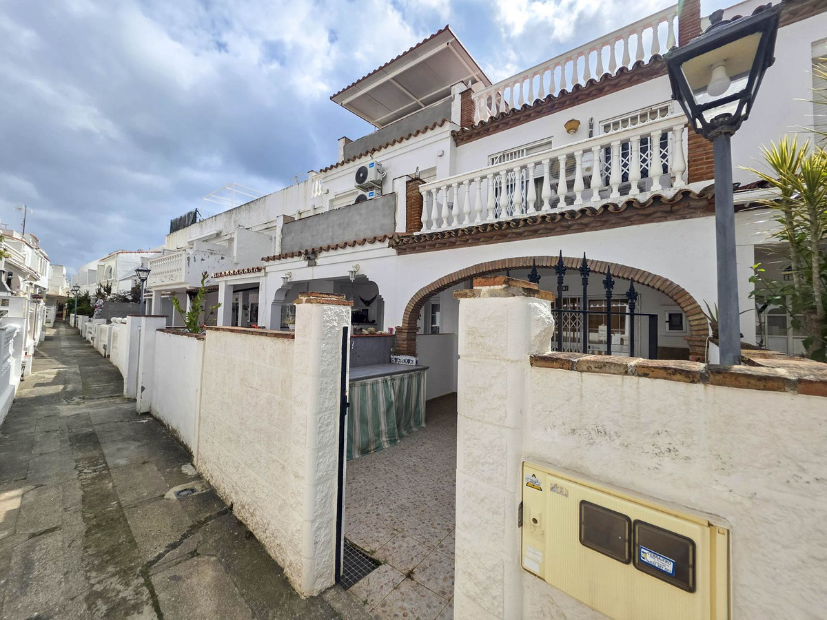 2 Bed, 2 Bath, HouseFor Sale, La Duquesa, Malaga