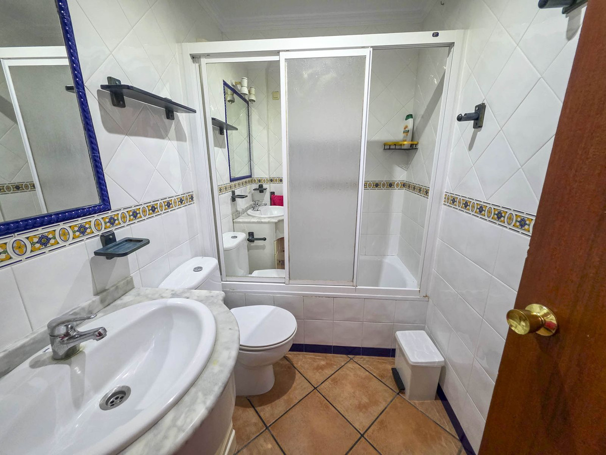 2 Bed, 2 Bath, HouseFor Sale, La Duquesa, Malaga