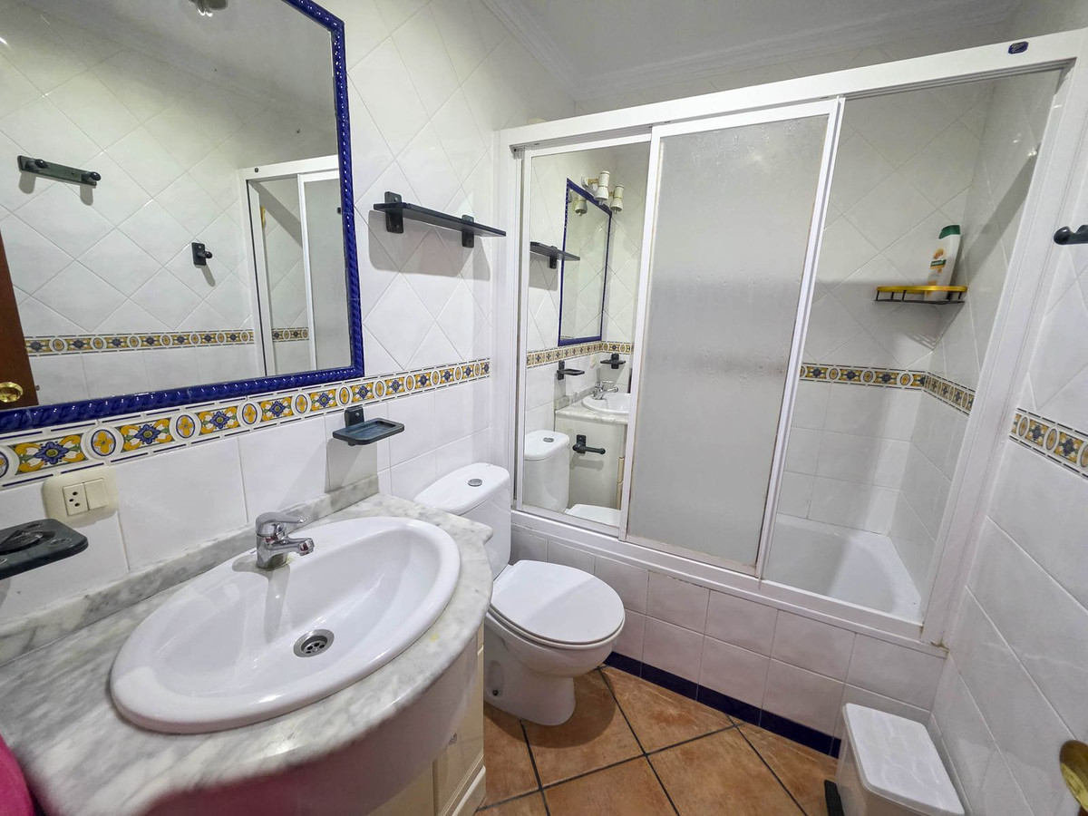 2 Bed, 2 Bath, HouseFor Sale, La Duquesa, Malaga