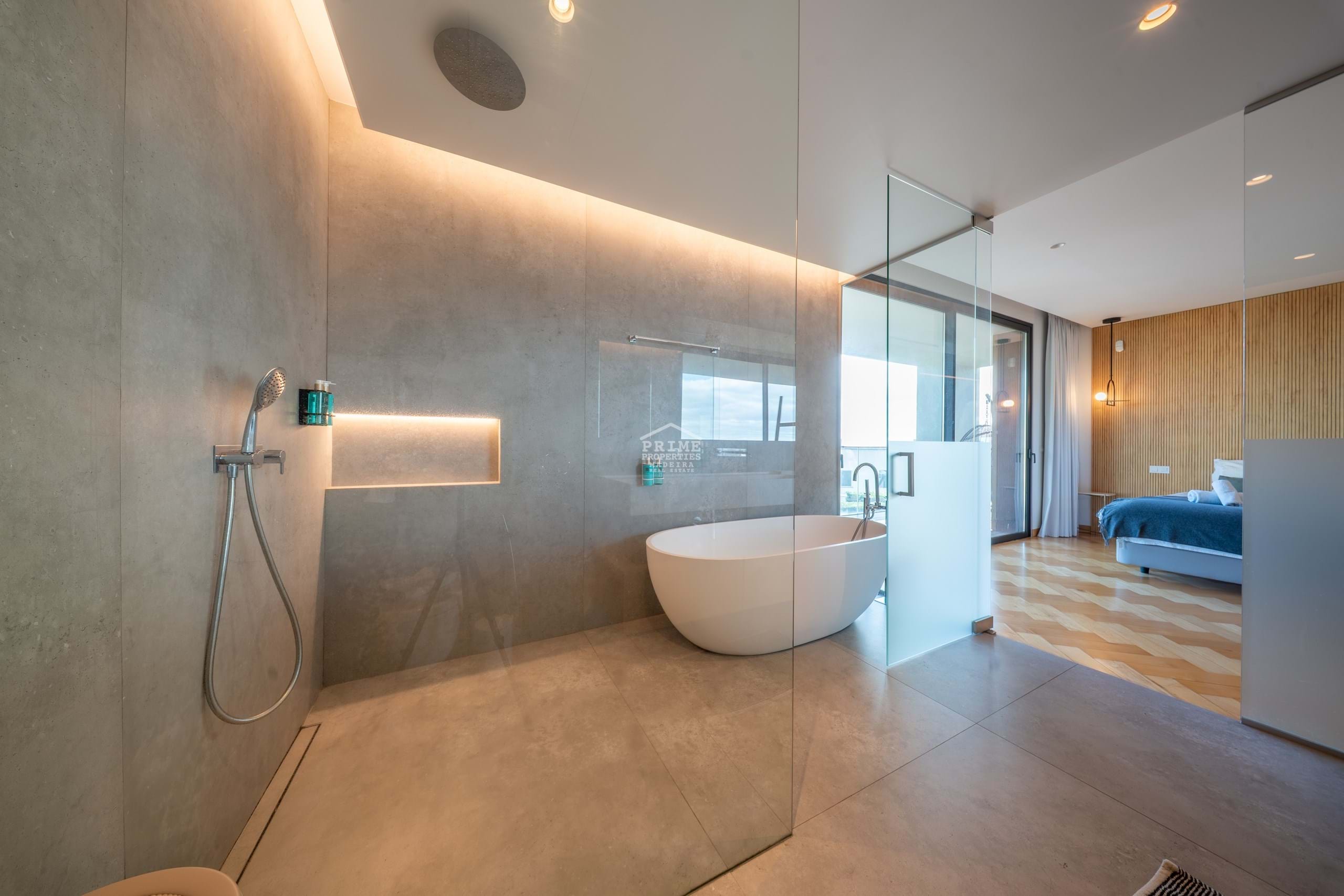 4 Bed, 5 Bath, HouseFor Sale, Funchal, Ilha da Madeira, 9000-099