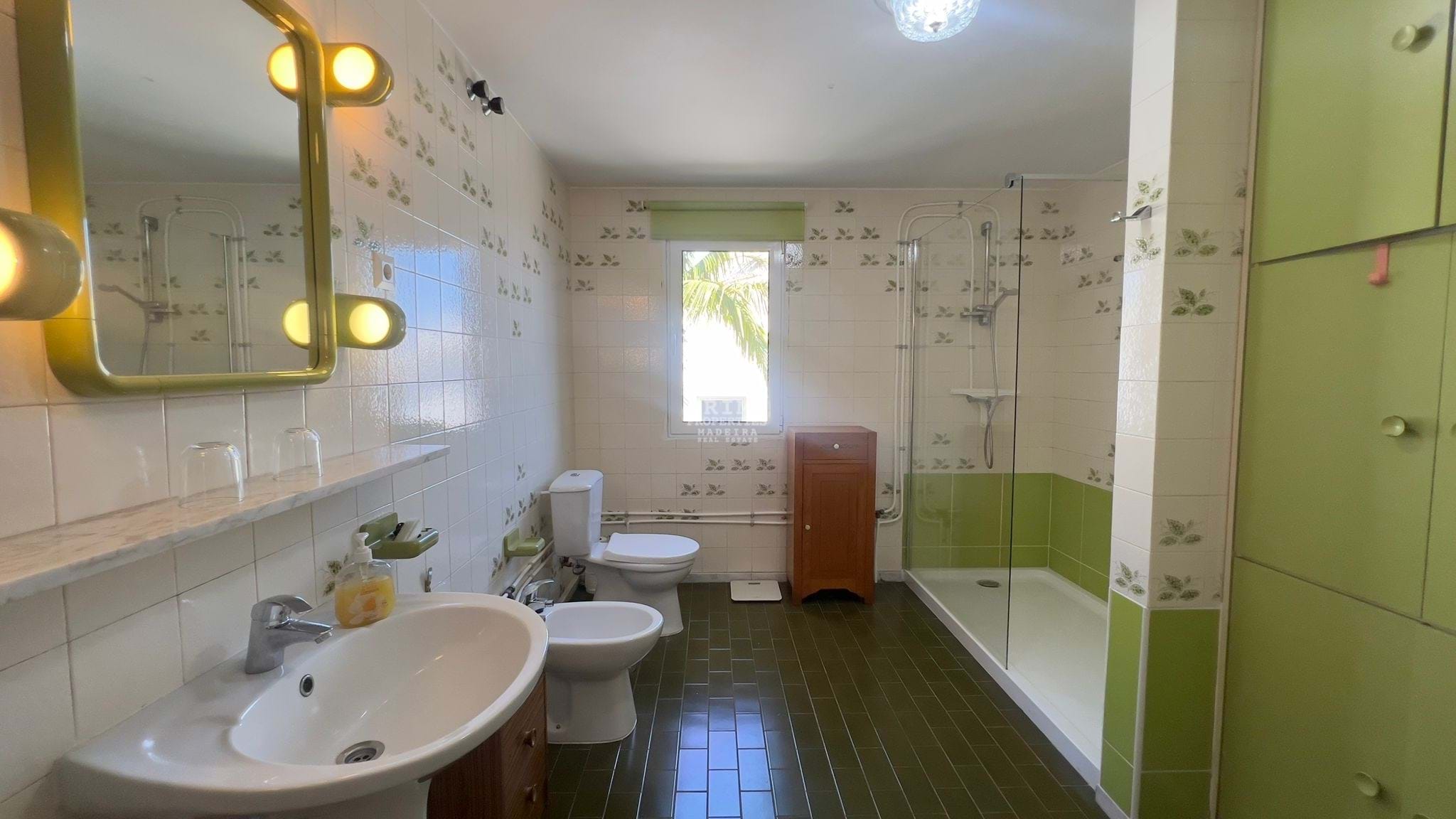 6 Bed, 5 Bath, HouseFor Sale, Santa Cruz, Ilha da Madeira, 9125-025