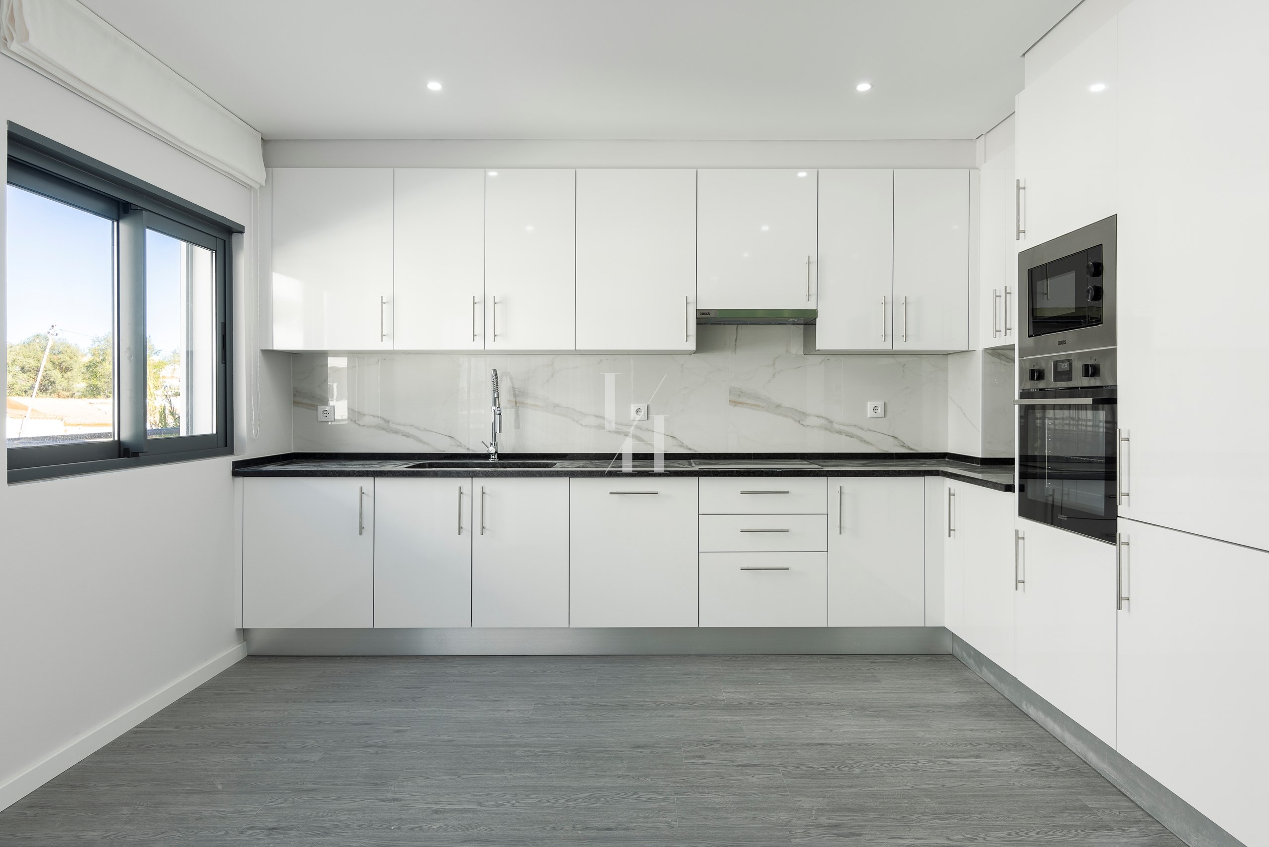 4 Bed, 3 Bath, ApartmentFor Sale, Olhão, Faro, 8700-203