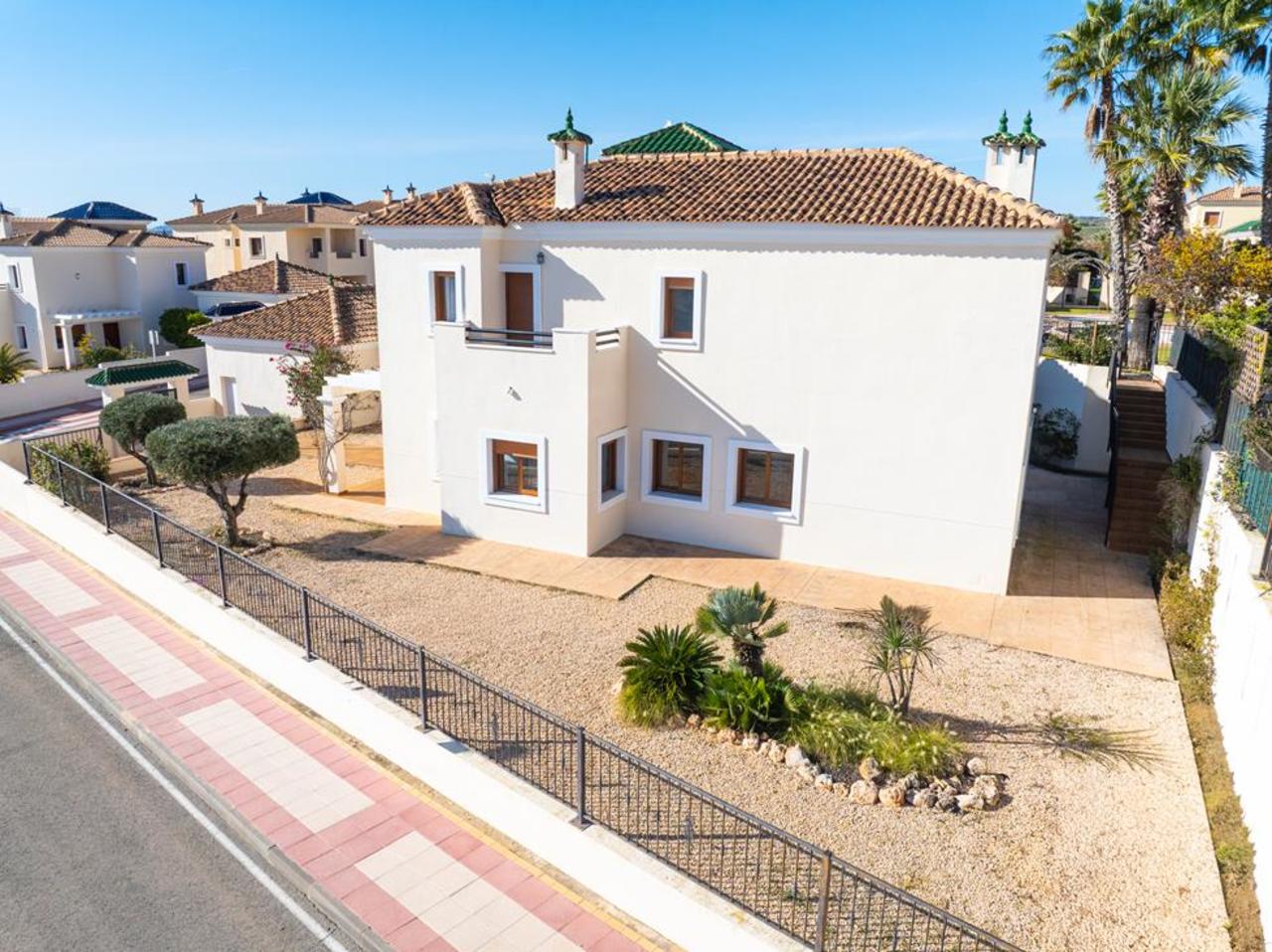 4 Bed, 4 Bath, HouseFor Sale, Altaona Golf and Country Village, Murcia