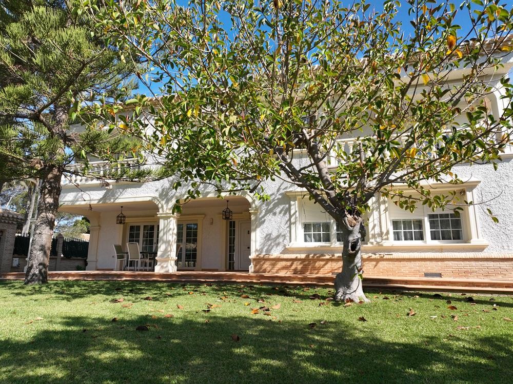 8 Bed, 4 Bath, HouseFor Sale, Cabo Roig, Alicante