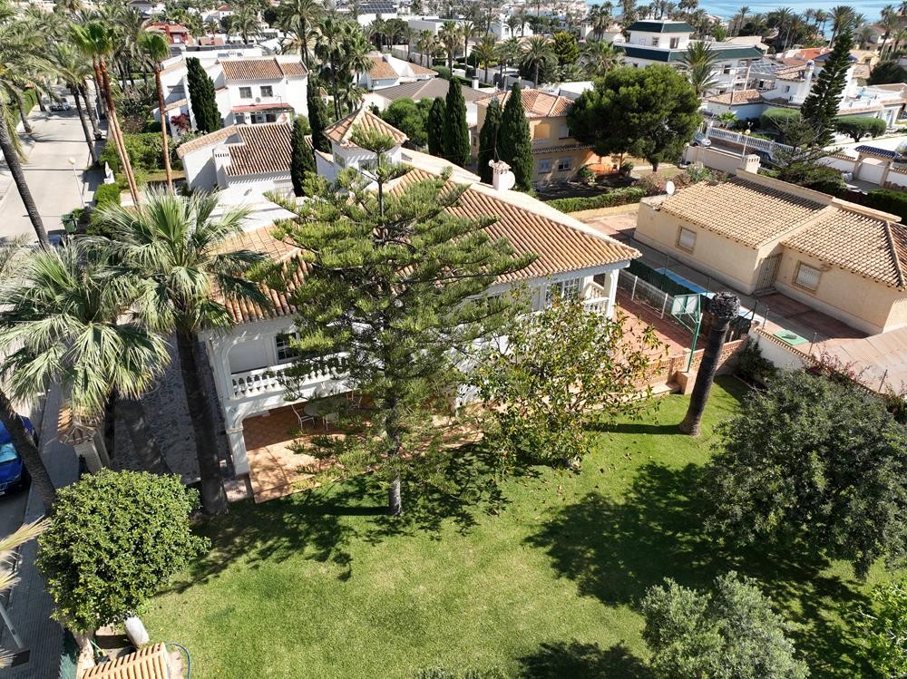 8 Bed, 4 Bath, HouseFor Sale, Cabo Roig, Alicante