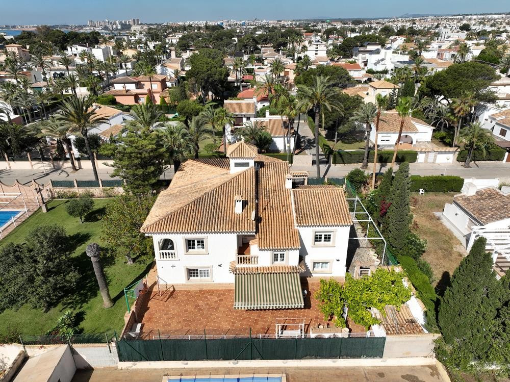 8 Bed, 4 Bath, HouseFor Sale, Cabo Roig, Alicante