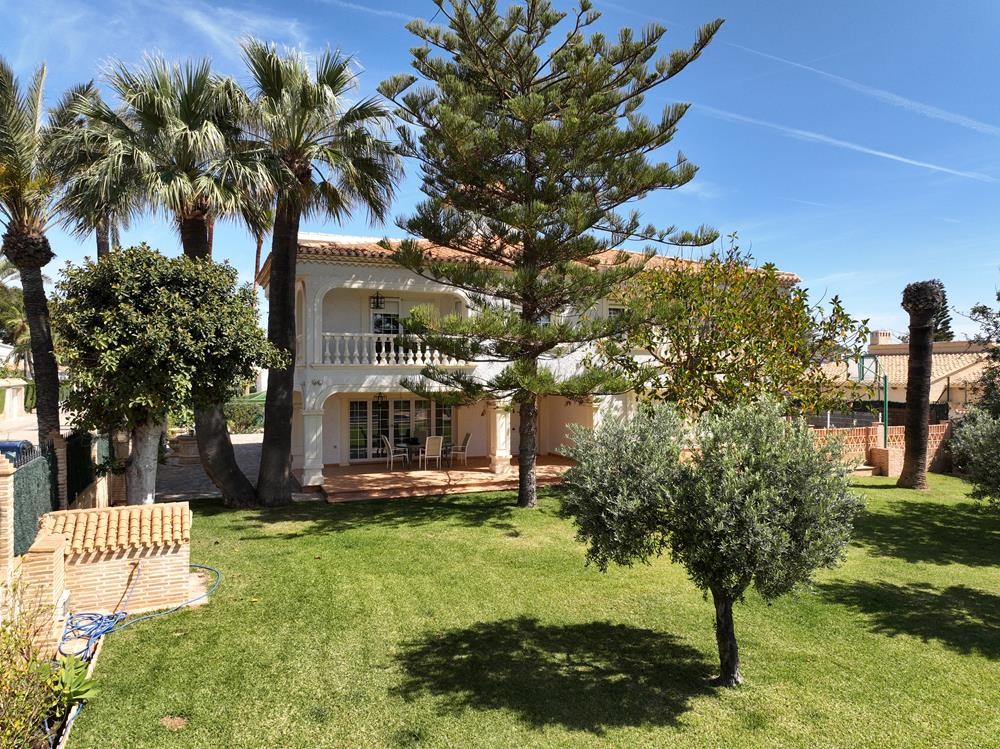 8 Bed, 4 Bath, HouseFor Sale, Cabo Roig, Alicante