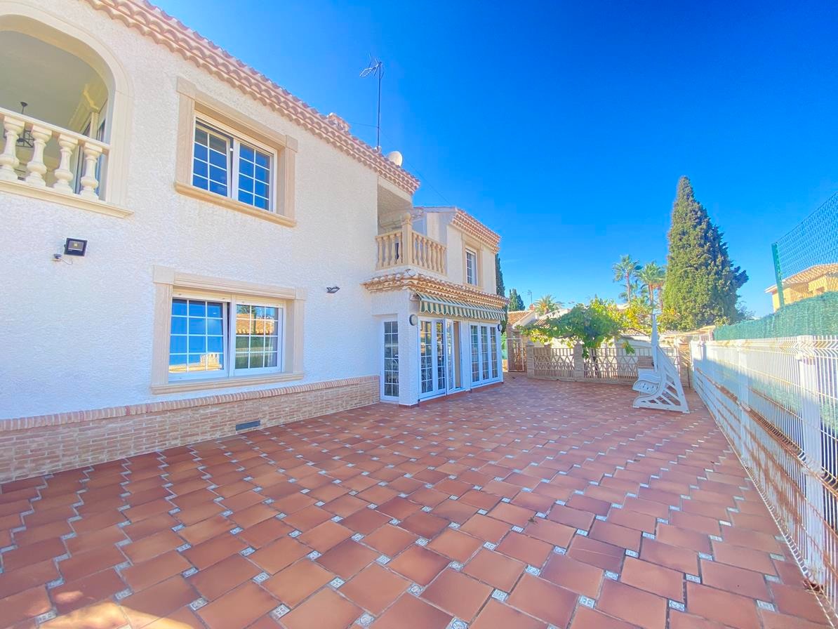 8 Bed, 4 Bath, HouseFor Sale, Cabo Roig, Alicante