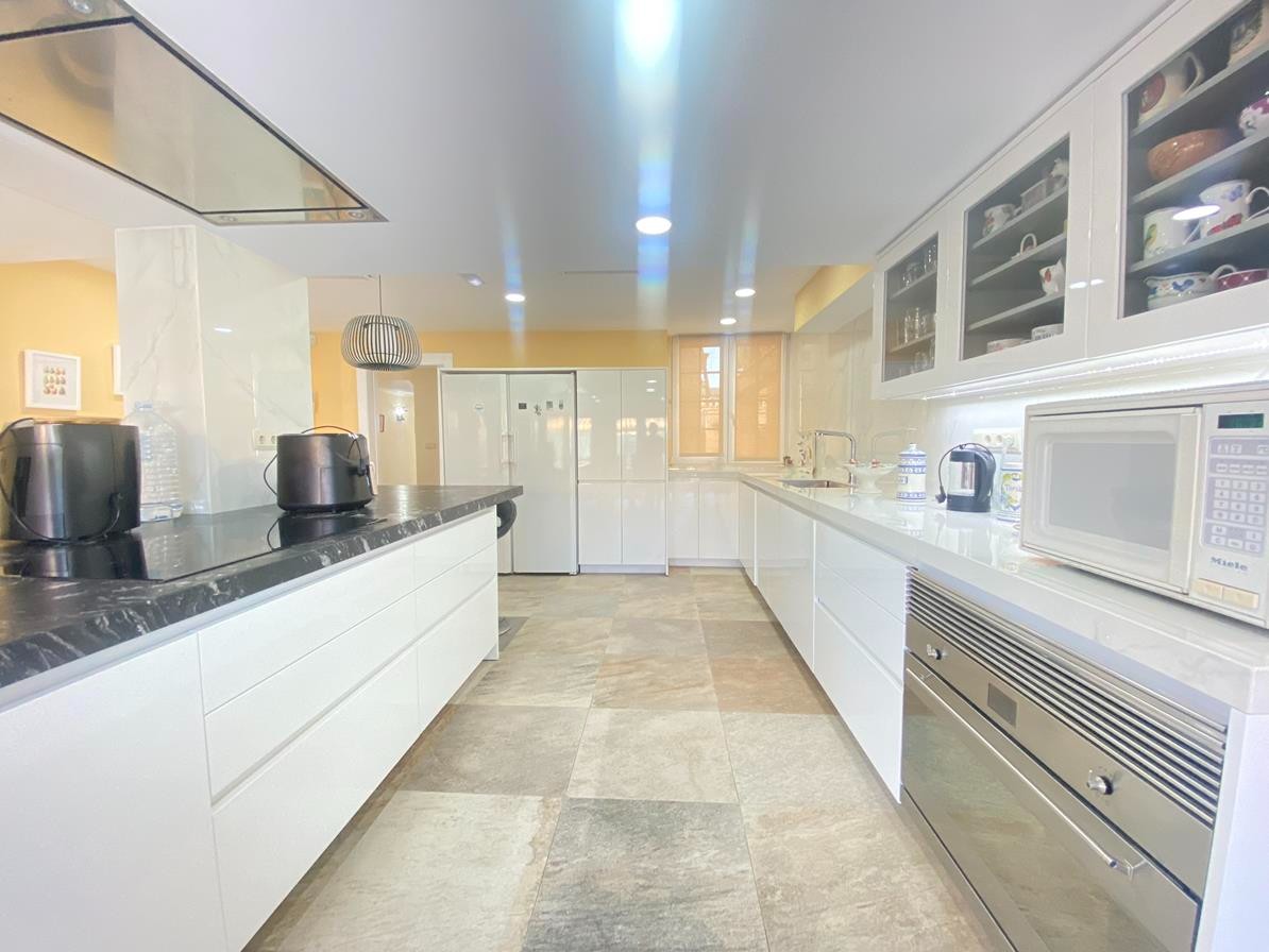 8 Bed, 4 Bath, HouseFor Sale, Cabo Roig, Alicante