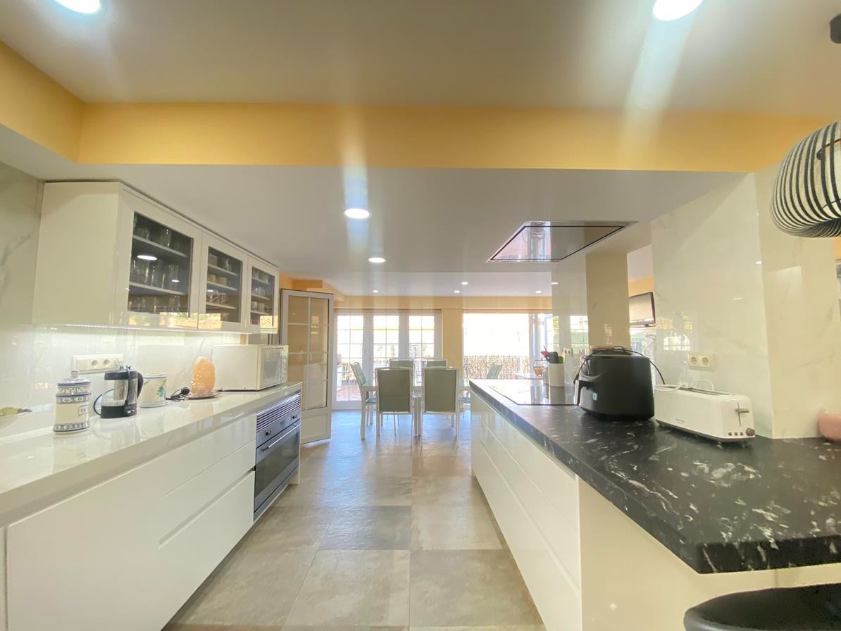 8 Bed, 4 Bath, HouseFor Sale, Cabo Roig, Alicante