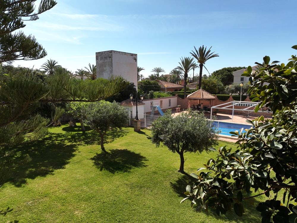 8 Bed, 4 Bath, HouseFor Sale, Cabo Roig, Alicante
