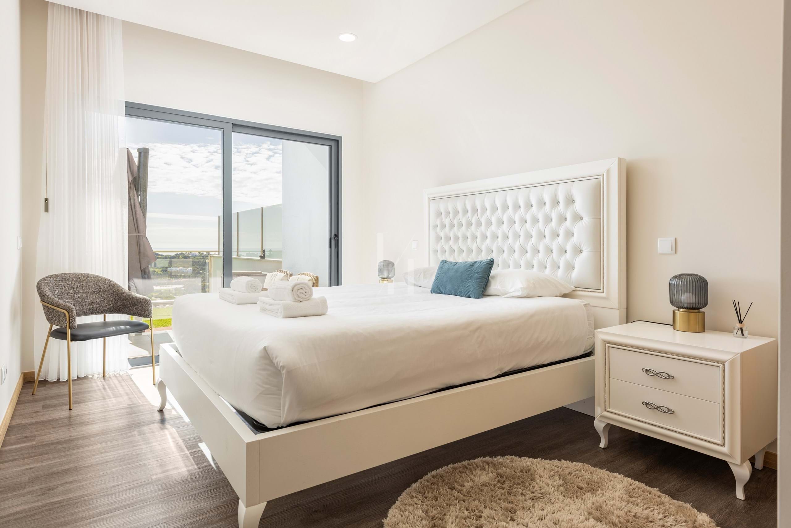 3 Bed, 2 Bath, ApartmentFor Sale, Albufeira, Faro, 8200-042