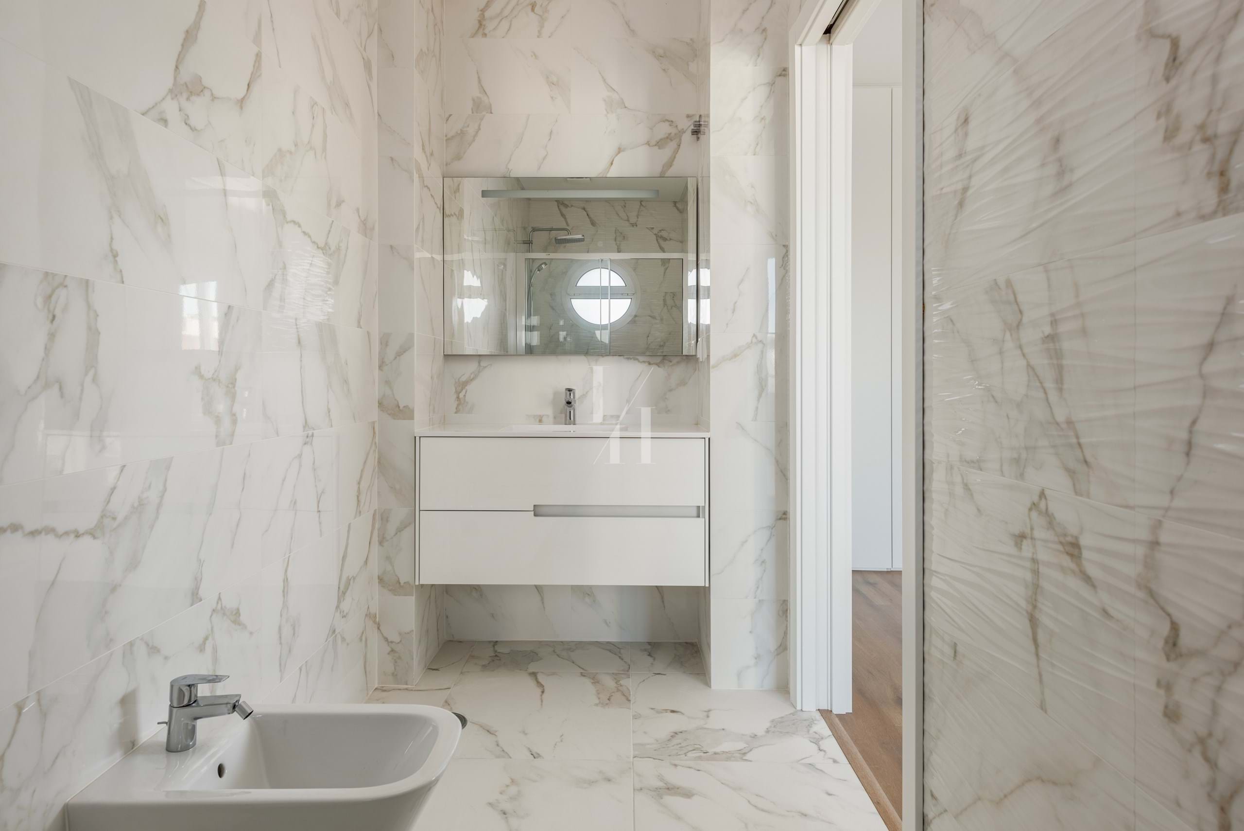 3 Bed, 2 Bath, ApartmentFor Sale, Albufeira, Faro, 8200-110