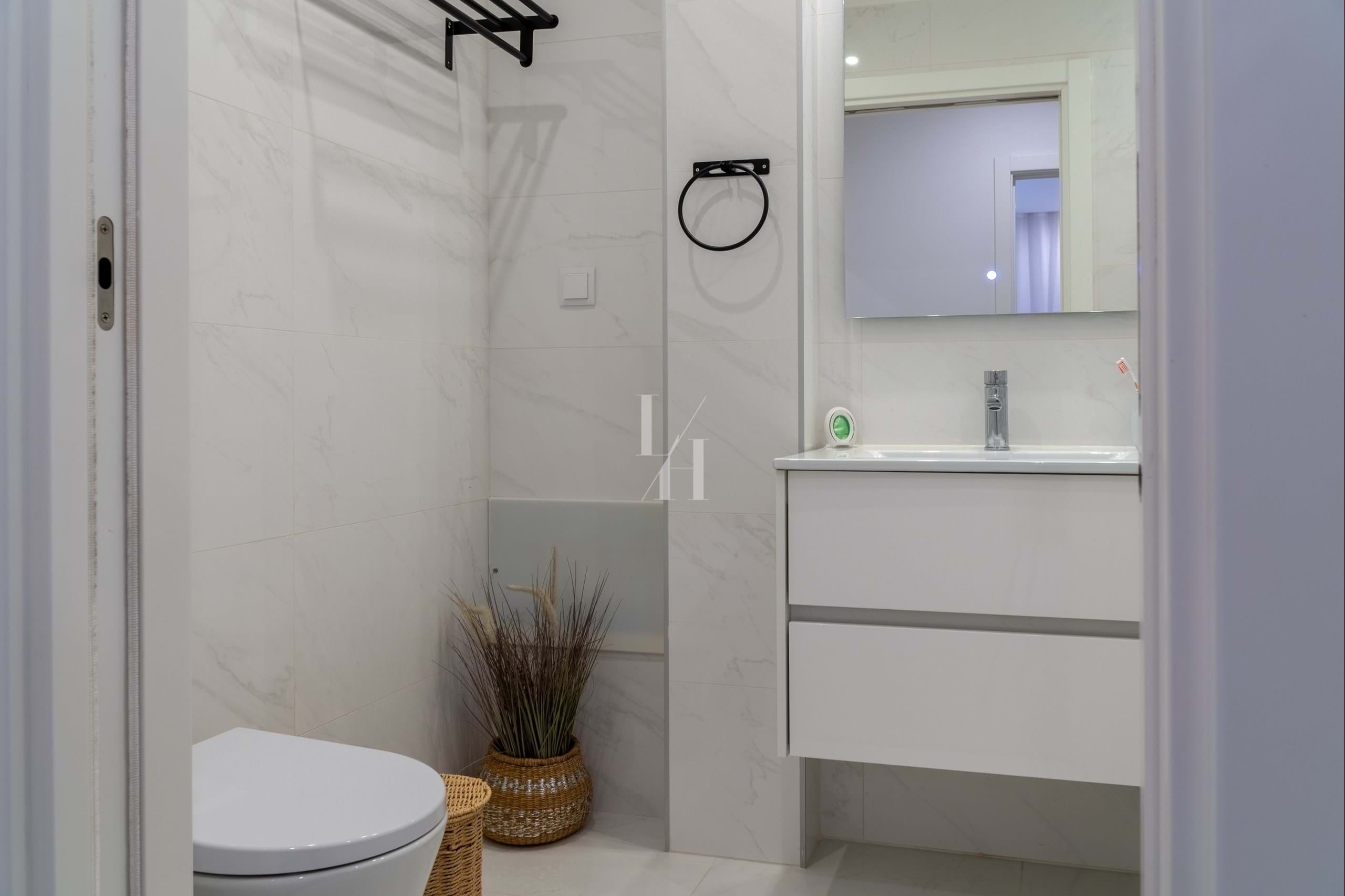 3 Bed, 2 Bath, ApartmentFor Sale, Faro, Faro, 8005-278