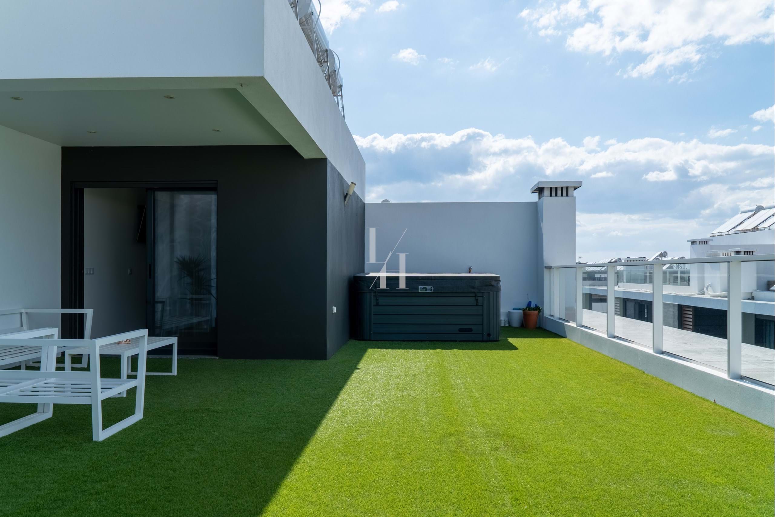 3 Bed, 2 Bath, ApartmentFor Sale, Faro, Faro, 8005-278