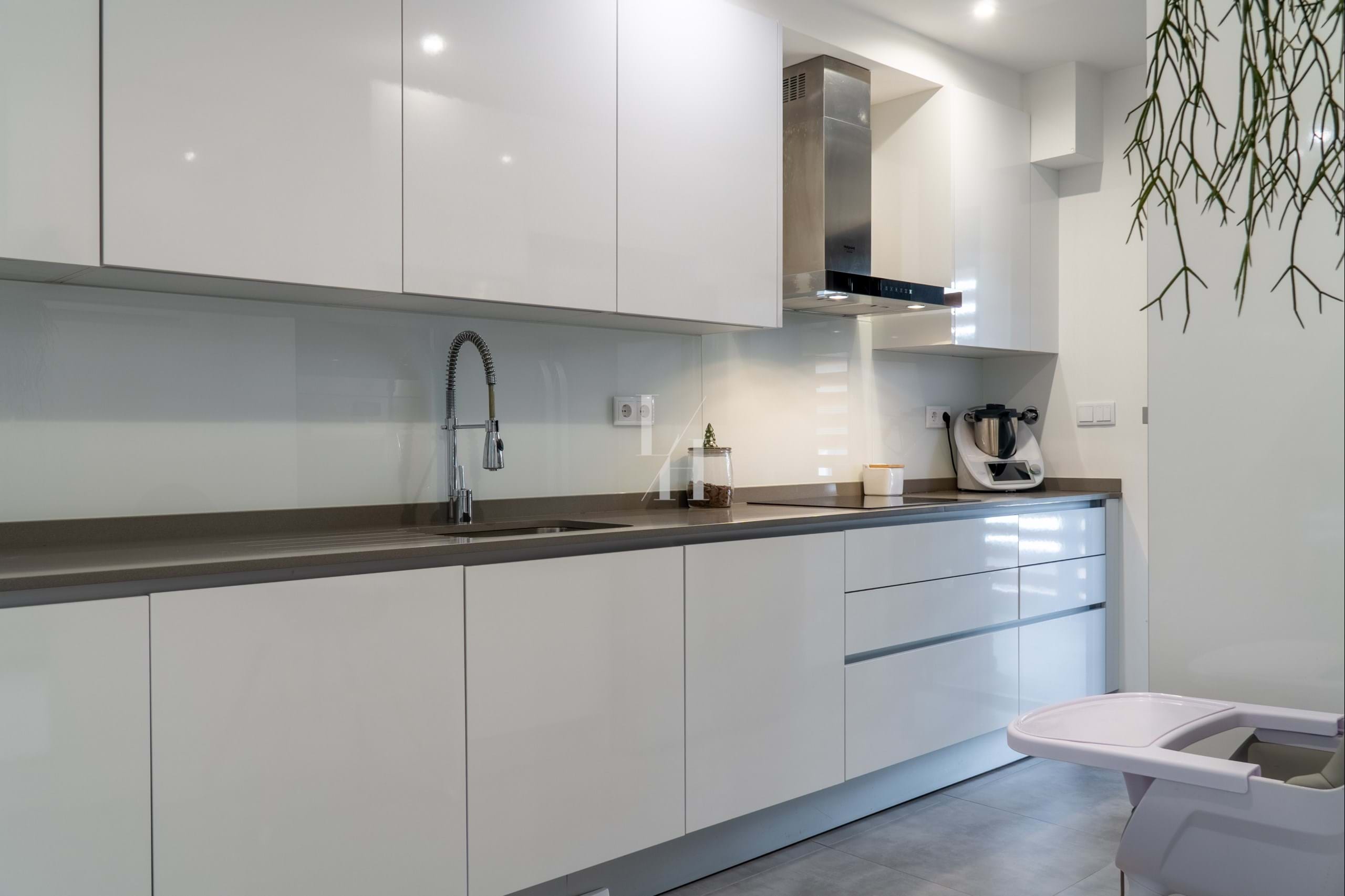 3 Bed, 2 Bath, ApartmentFor Sale, Faro, Faro, 8005-278