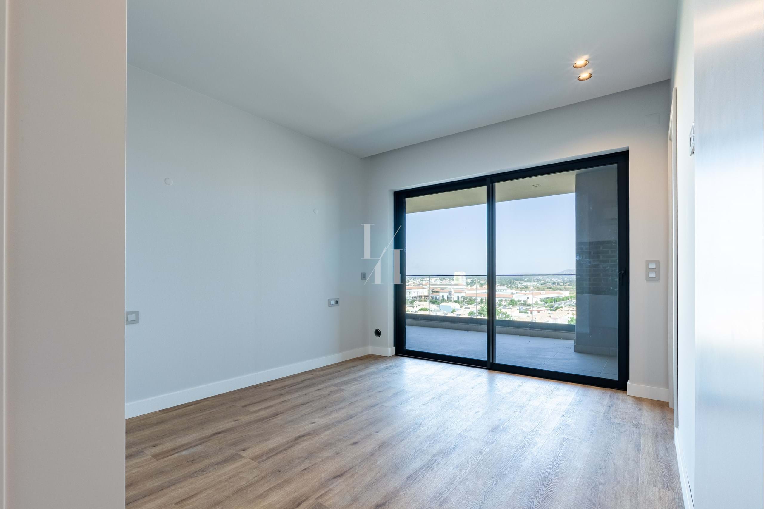 5 Bed, 6 Bath, ApartmentFor Sale, Faro, Faro, 8005-328