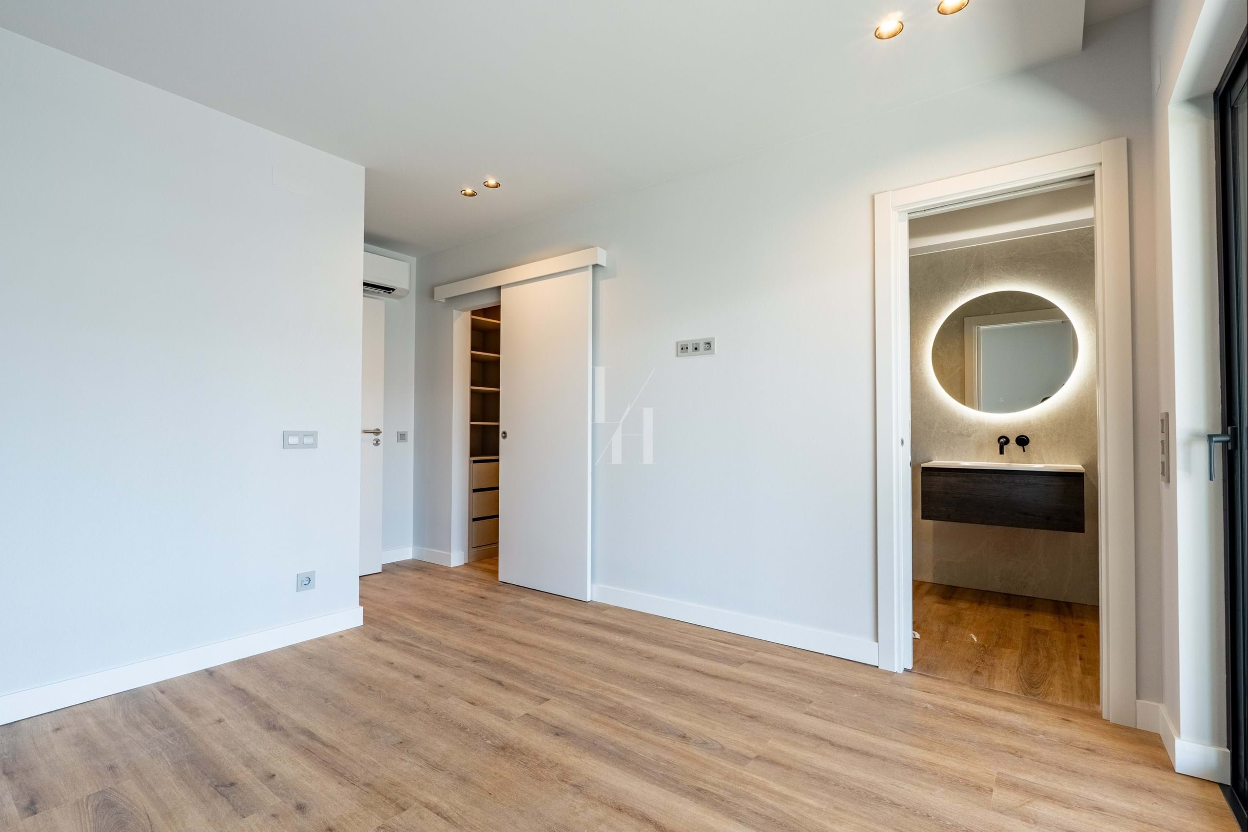 5 Bed, 6 Bath, ApartmentFor Sale, Faro, Faro, 8005-328