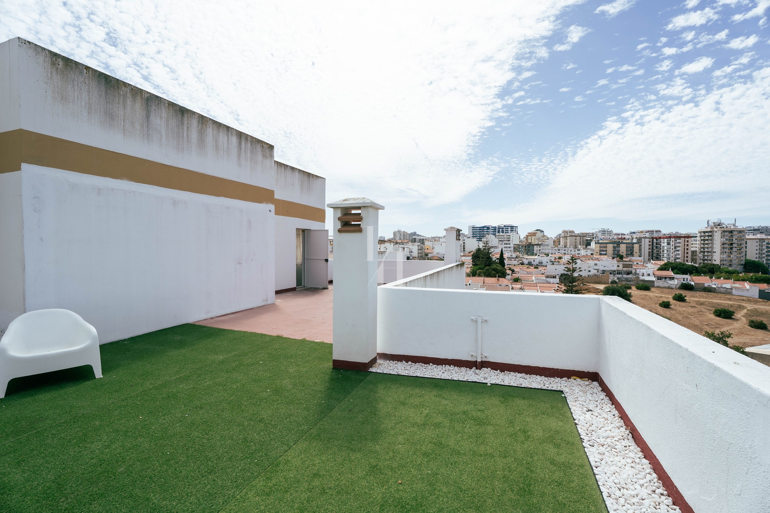 2 Bed, 1 Bath, ApartmentFor Sale, Portimao, Faro, 8500-607
