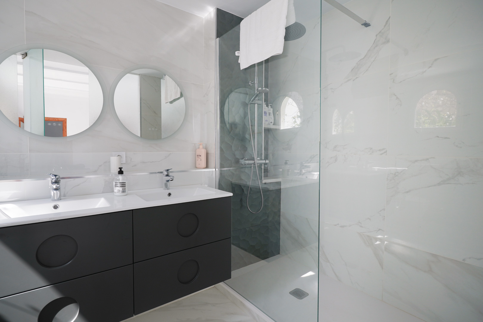 3 Bed, 2 Bath, HouseFor Sale