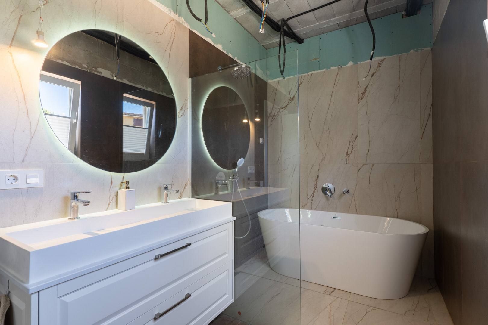 3 Bed, 2 Bath, HouseFor Sale