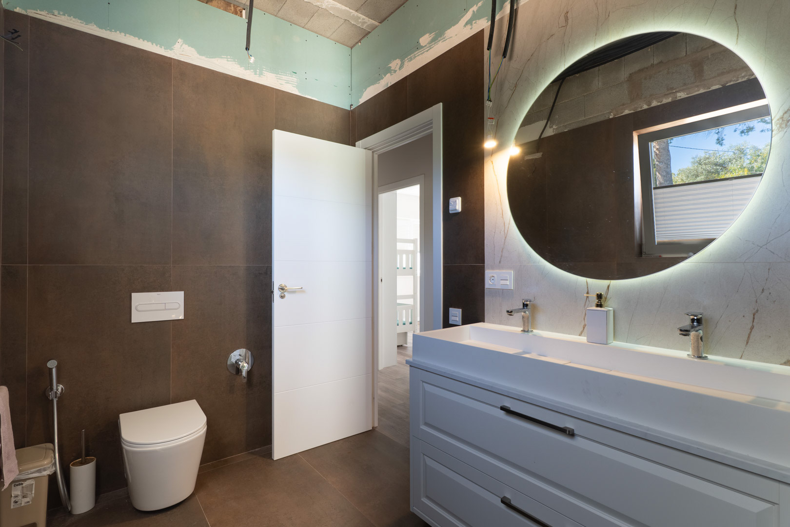 3 Bed, 2 Bath, HouseFor Sale