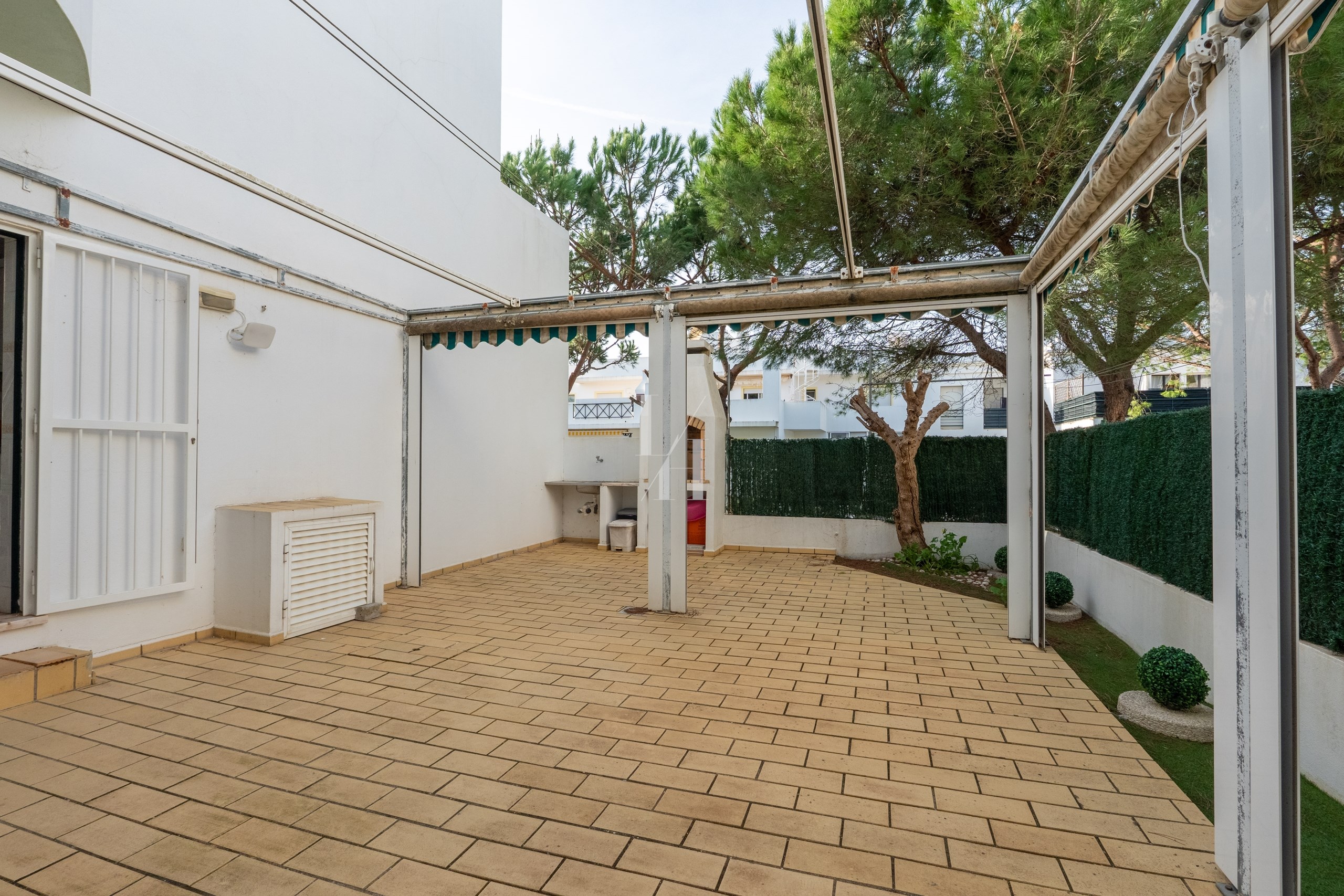 3 Bed, 2 Bath, ApartmentFor Sale, Albufeira, Faro, 8200-378