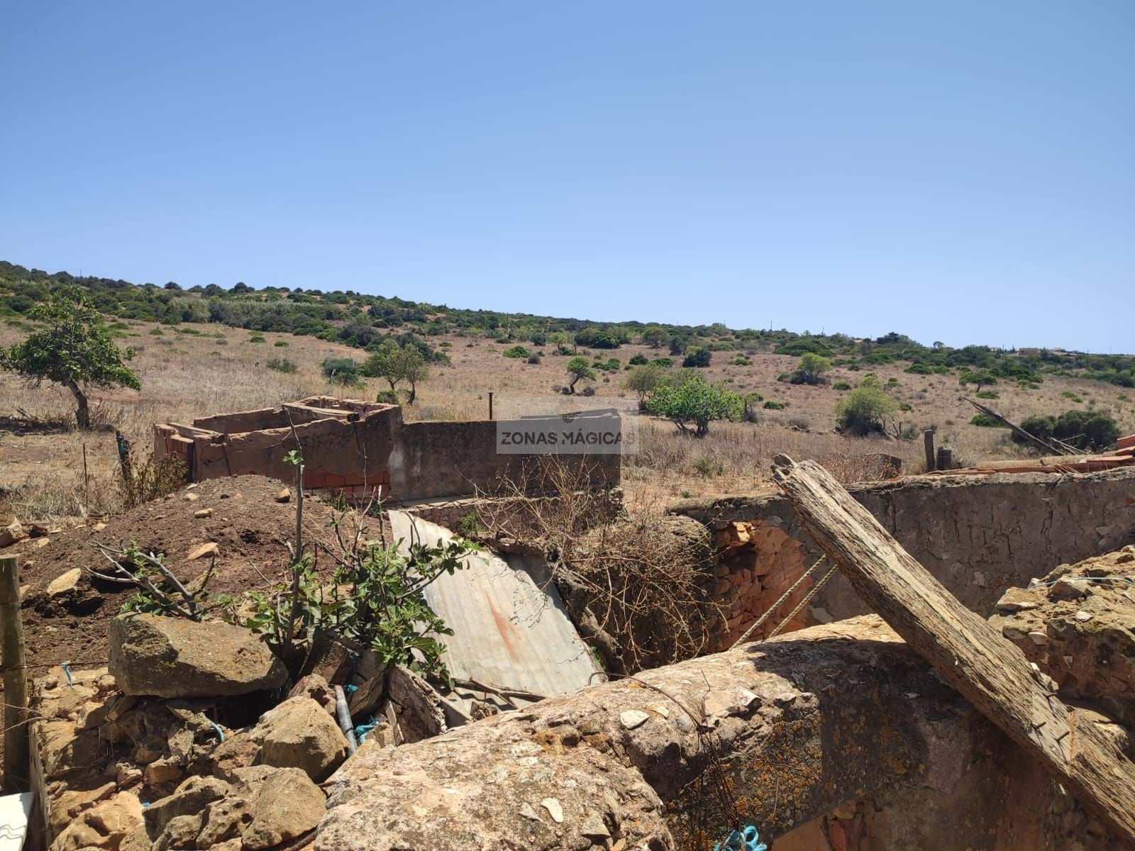 4 Bed, 1 Bath, HouseFor Sale, Lagos, Faro, 8600-120