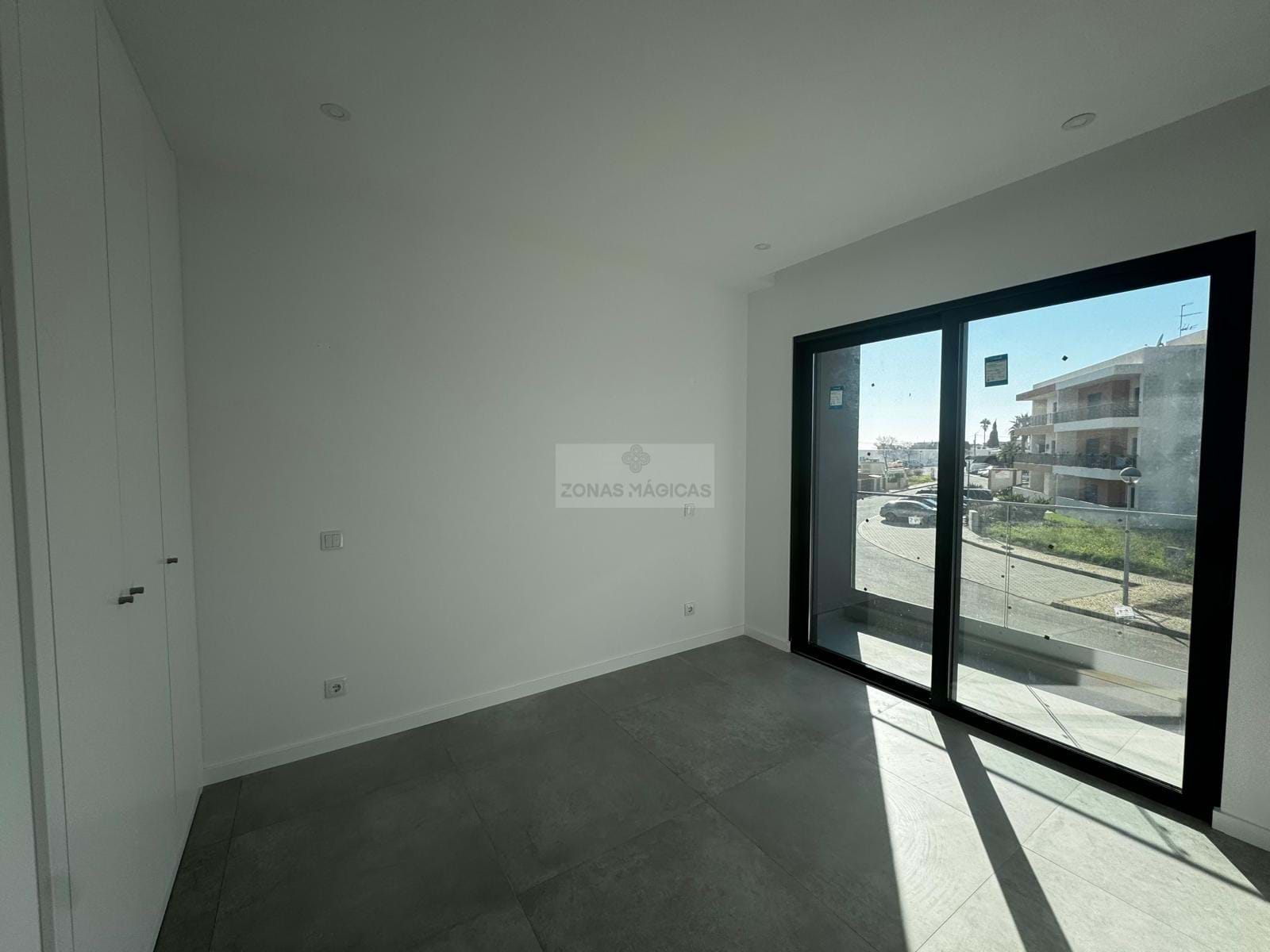 3 Bed, 4 Bath, HouseFor Sale, Mexilhoeira Grande, Portimão, Faro, 8500-120