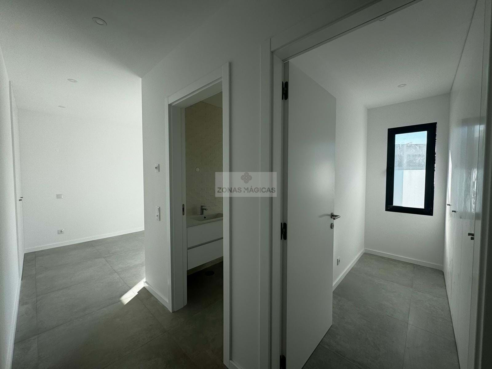 3 Bed, 4 Bath, HouseFor Sale, Mexilhoeira Grande, Portimão, Faro, 8500-120