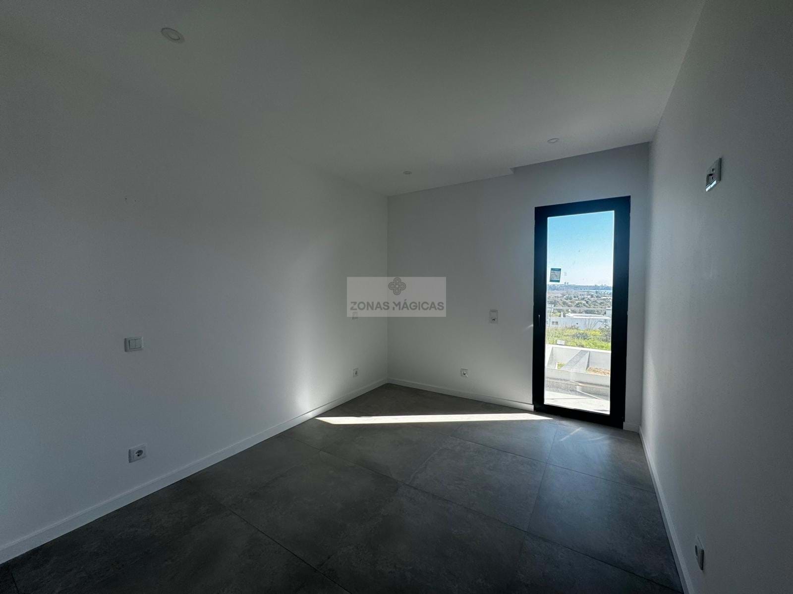 3 Bed, 4 Bath, HouseFor Sale, Mexilhoeira Grande, Portimão, Faro, 8500-120