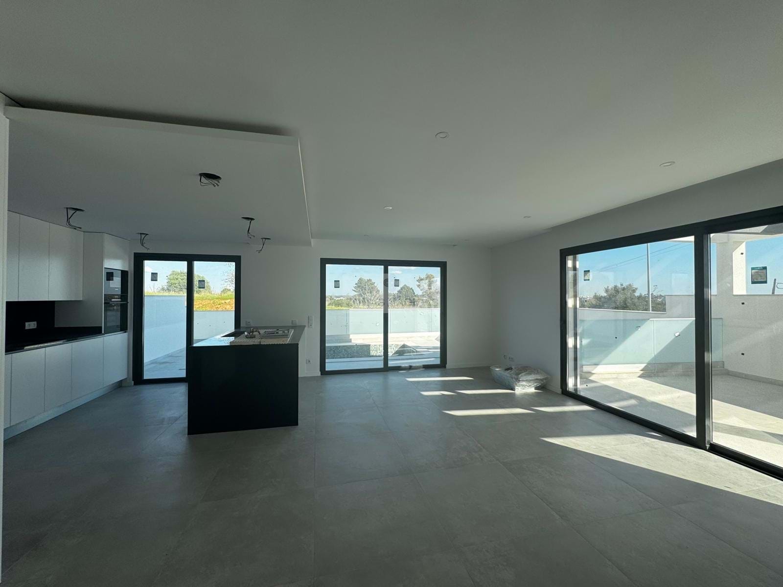 3 Bed, 4 Bath, HouseFor Sale, Mexilhoeira Grande, Portimão, Faro, 8500-120