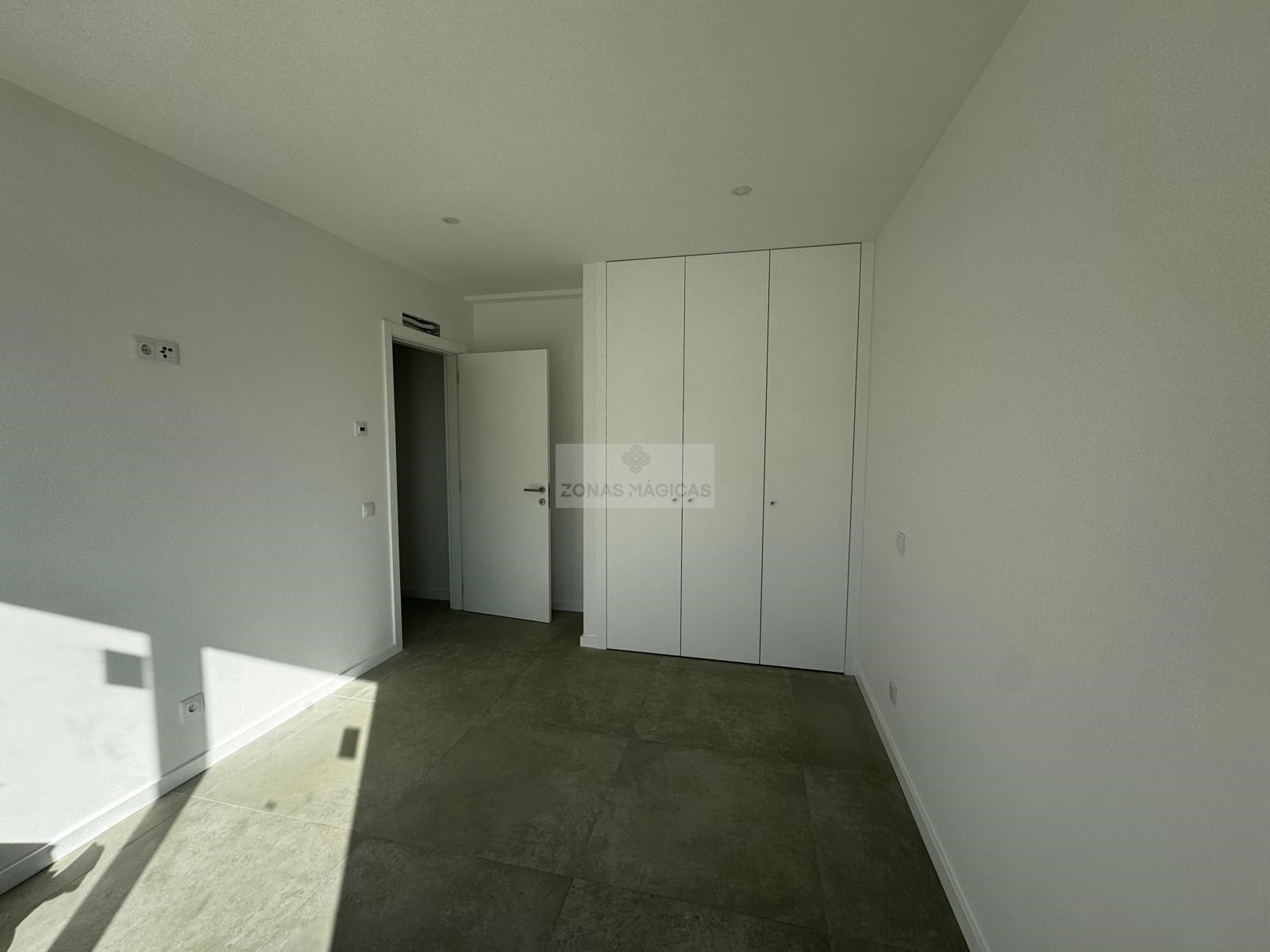 3 Bed, 4 Bath, HouseFor Sale, Portimao, Faro, 8500-132