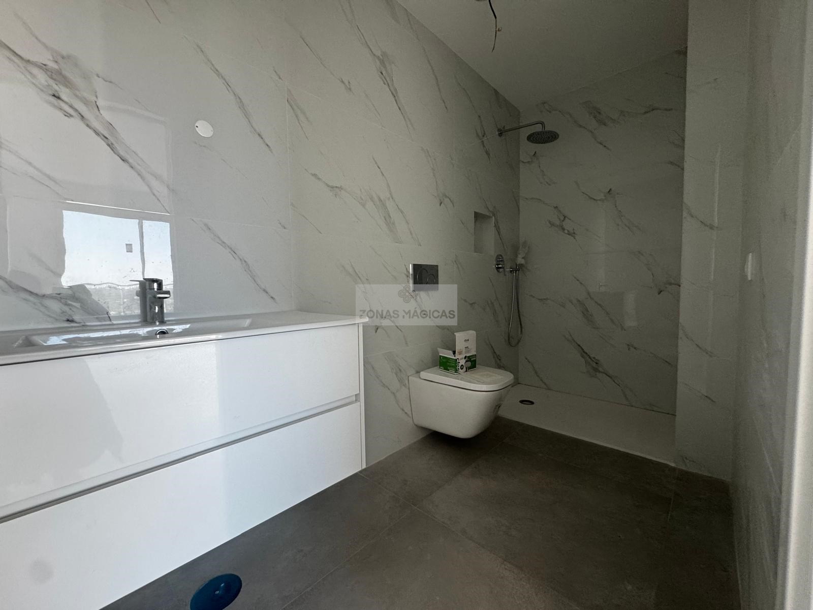 3 Bed, 4 Bath, HouseFor Sale, Portimao, Faro, 8500-132