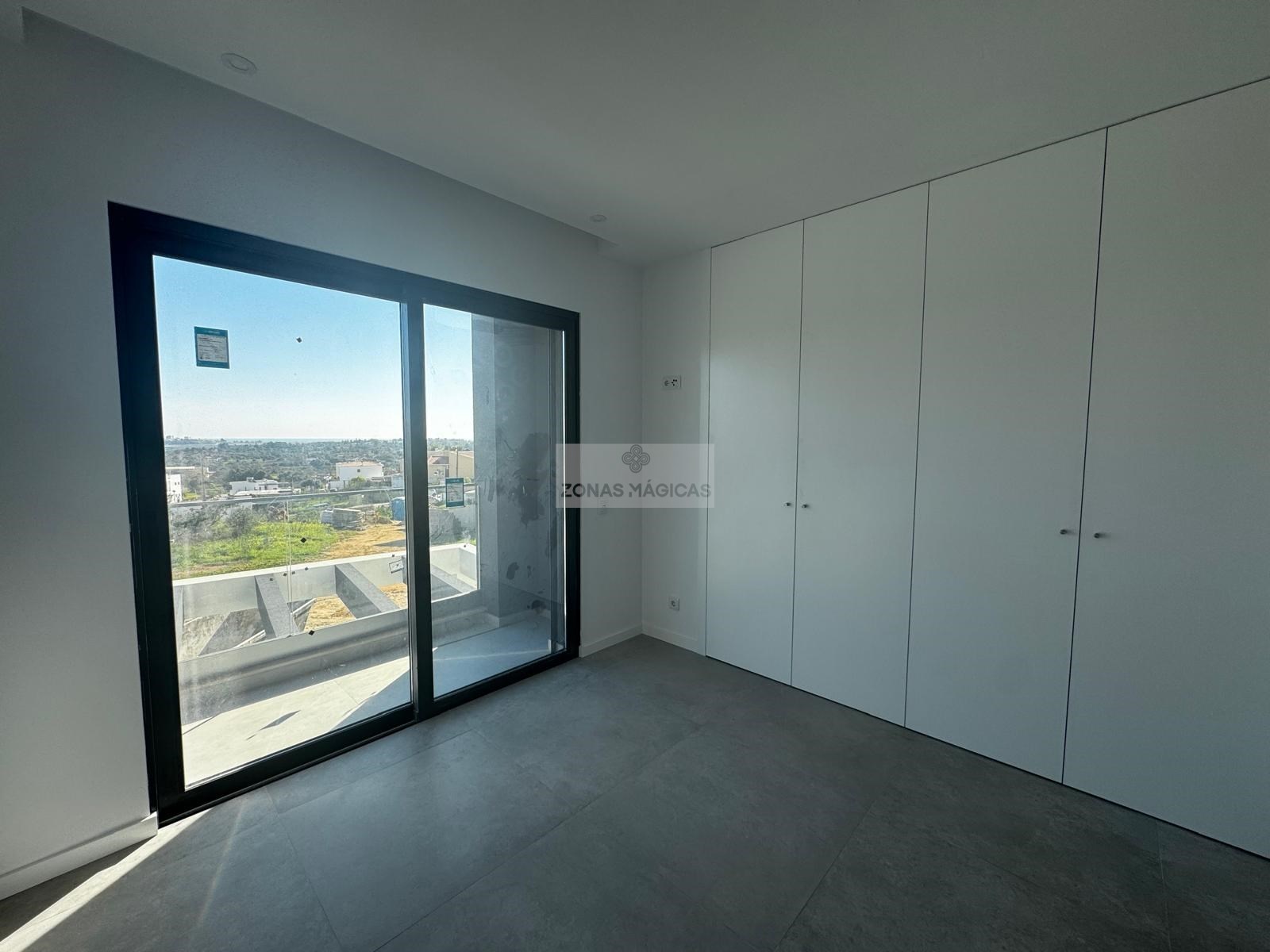 3 Bed, 4 Bath, HouseFor Sale, Portimao, Faro, 8500-132