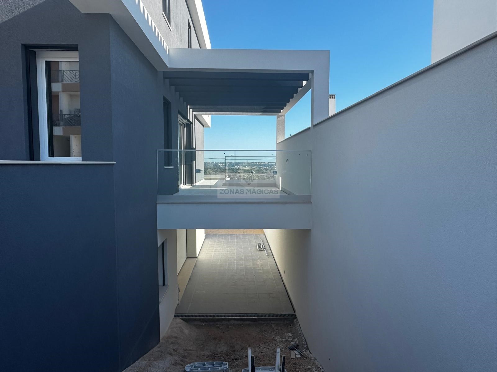 3 Bed, 4 Bath, HouseFor Sale, Portimao, Faro, 8500-132